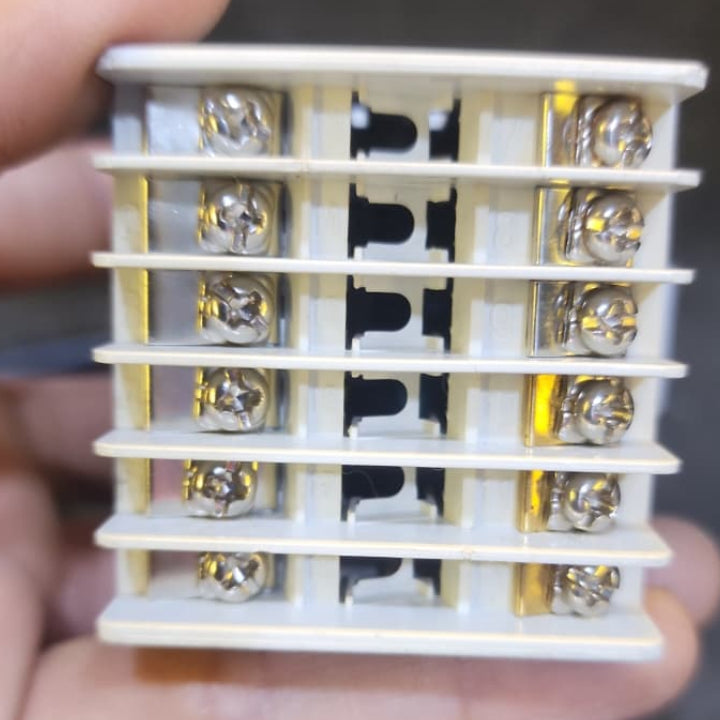 Autonics TCN4S Temperature Controller