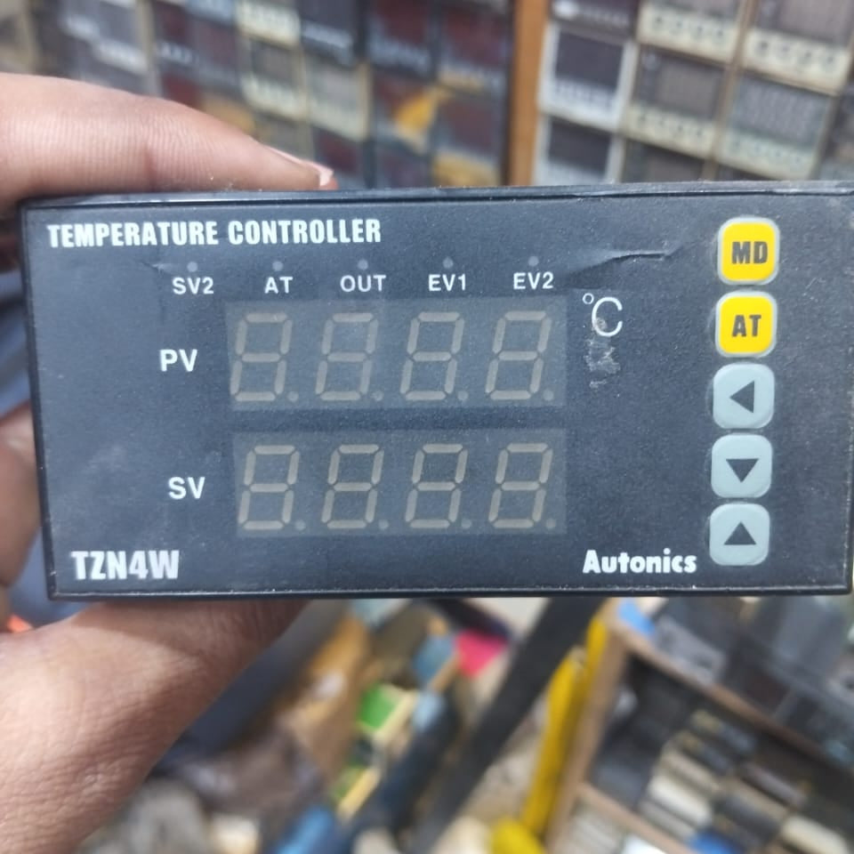 Autonics TZN4W Temperature Controller
