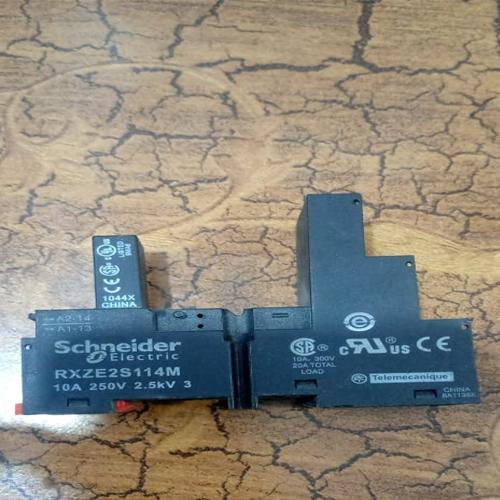 14 Pin Base With Pilot Light (Schneider) - industryparts.pk