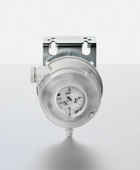 SIEMENS Differential Pressure Switch QBM81-3 in Pakistan - industryparts.pk