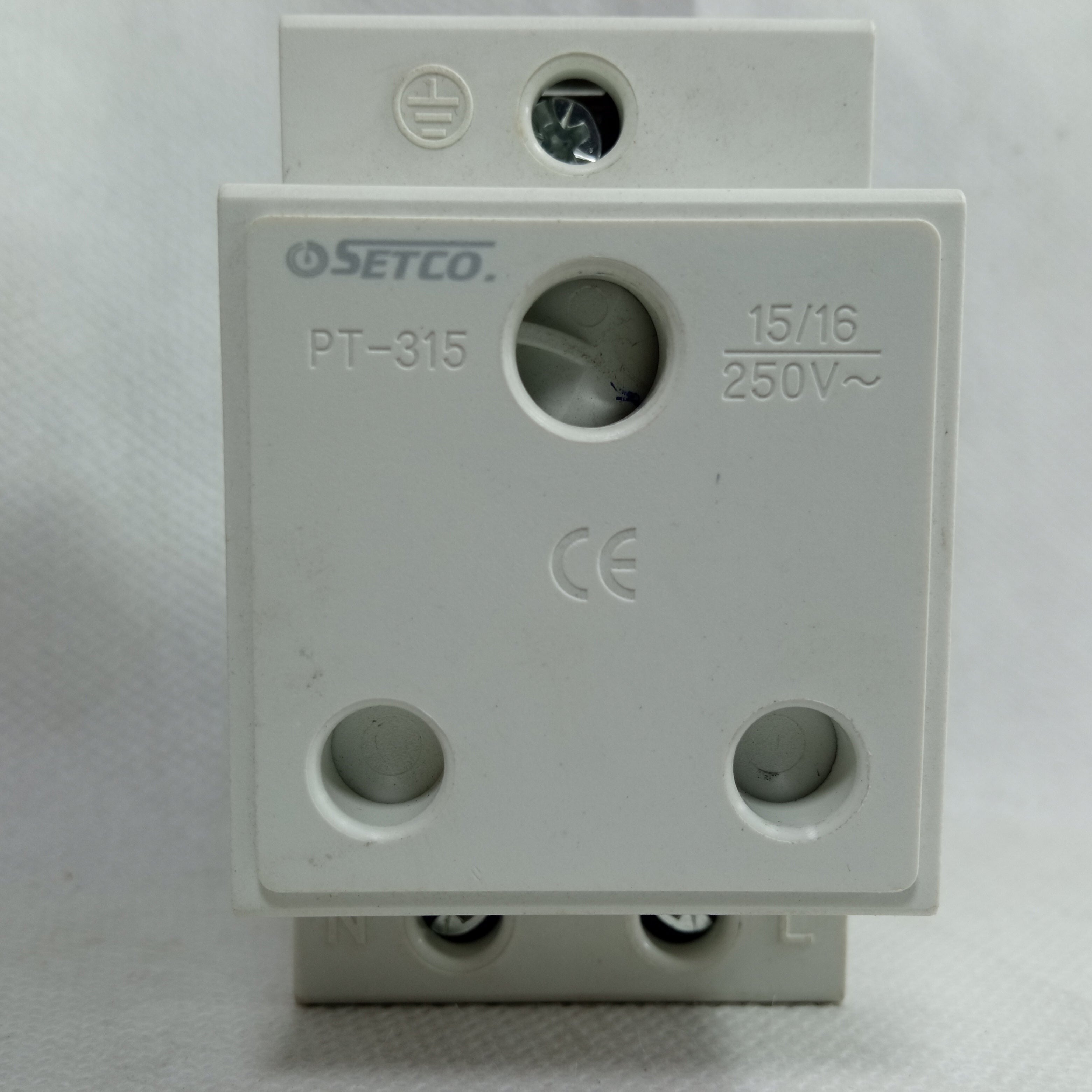  SETCO  DIN Rail Mains Sockets PT-315 15/16 A  250 V
