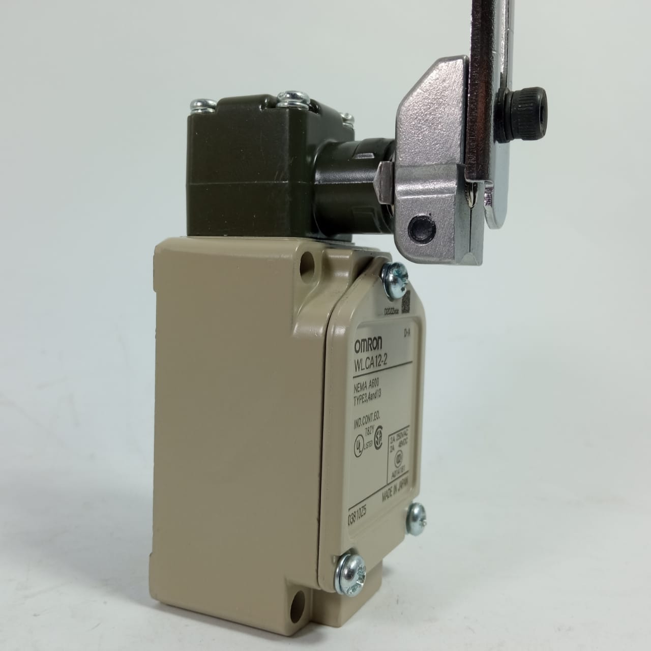 Omron WLCA12-2 Limit Switch for Industrial in Pakistan