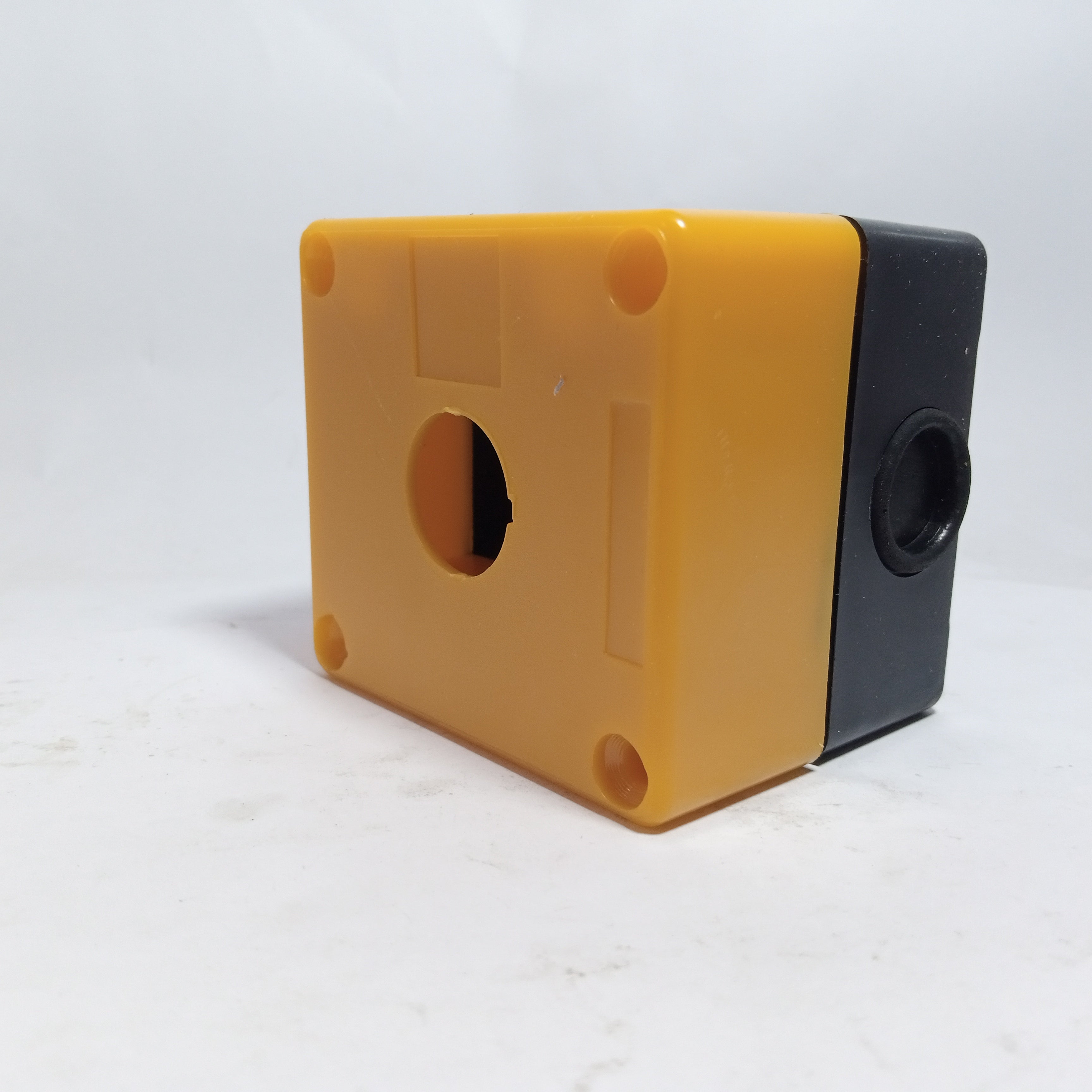 Switch Hole Box for 22mm Push Button Plastic in Pakistan - industryparts.pk