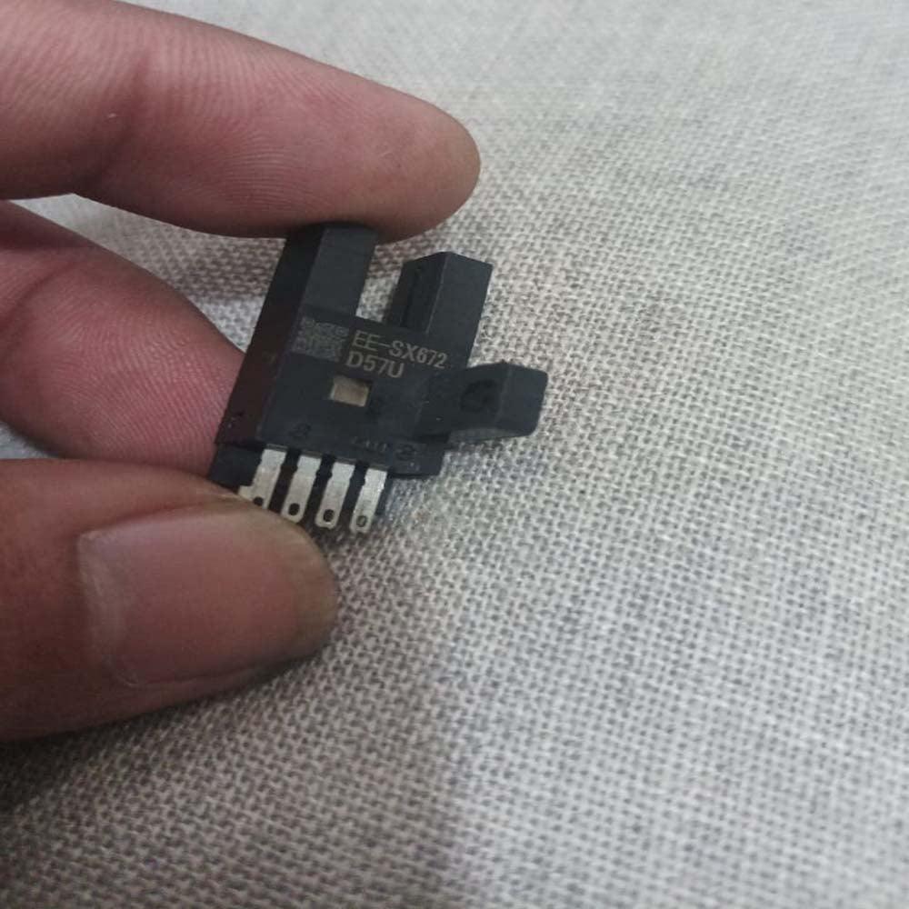 OMRON Photoelectric Sensor EE-SX672 D57U in Pakistan - industryparts.pk