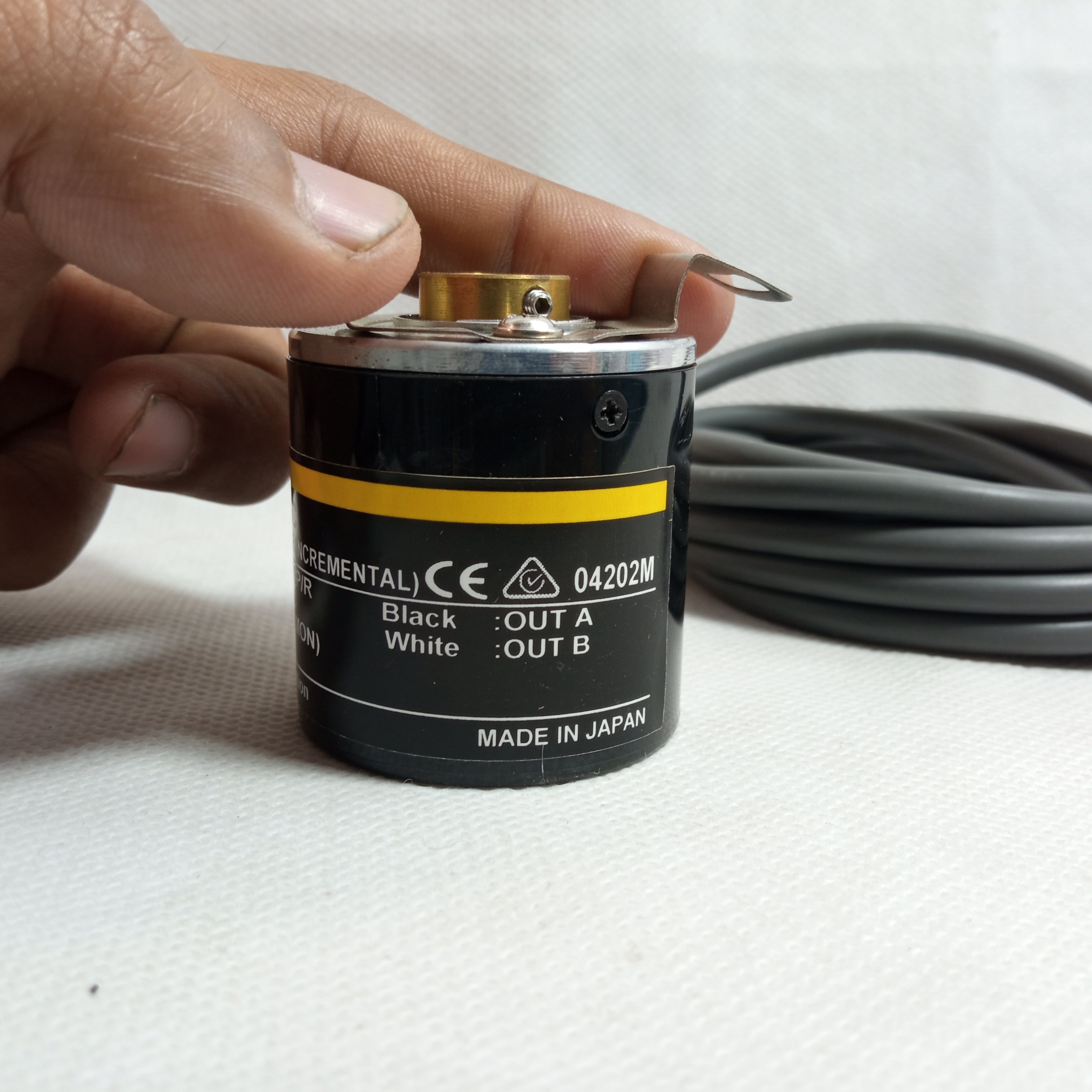 1024PPR Omron E6H-CWZ6C Rotary Encoder 5 24VDC in Pakistan