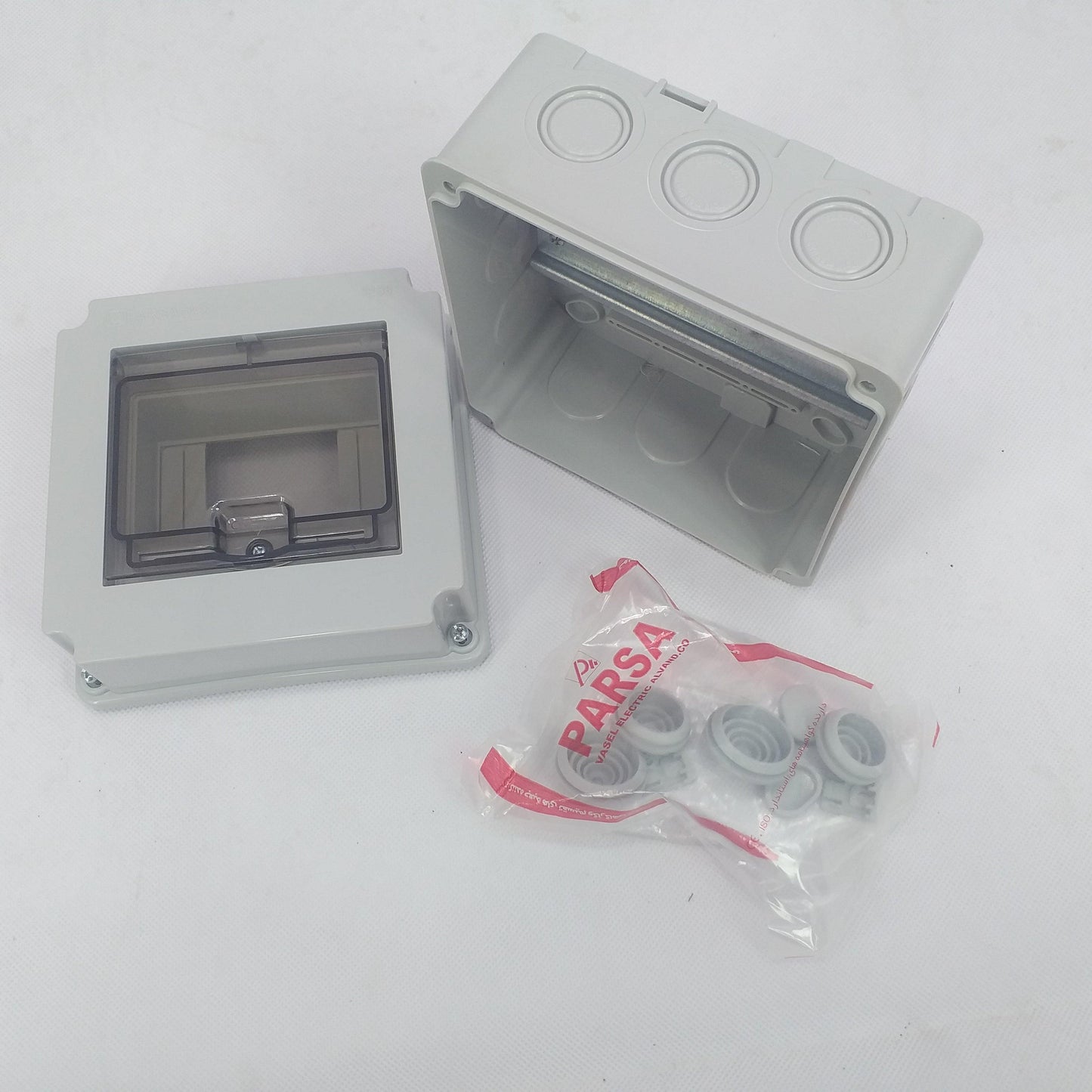 Electrical Enclosure Distribution Plastic Box 5 Breakers Box in Pakistan - industryparts.pk