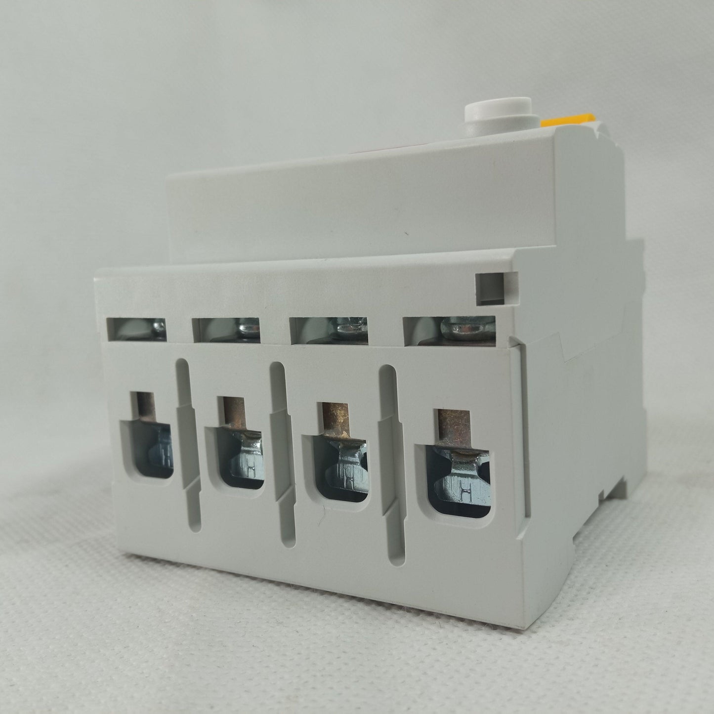 RCCB Earth Leakage Circuit Breaker BONEEGA in Pakistan - industryparts.pk