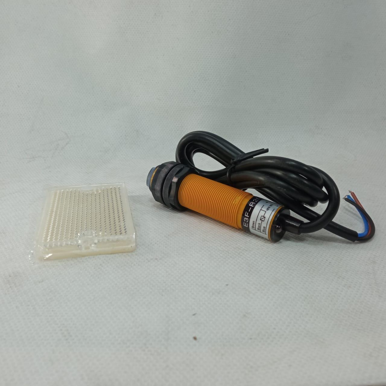 Omron E3F-R2C4 Photoelectric Switch in Pakistan - industryparts.pk