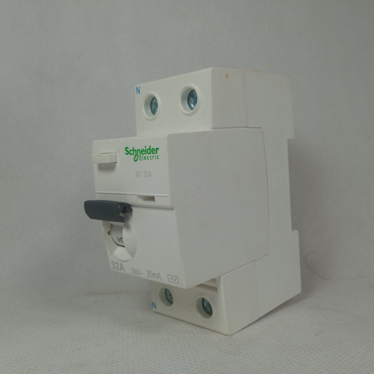 Schneider AC Circuit Breaker ELCB in Pakistan - industryparts.pk