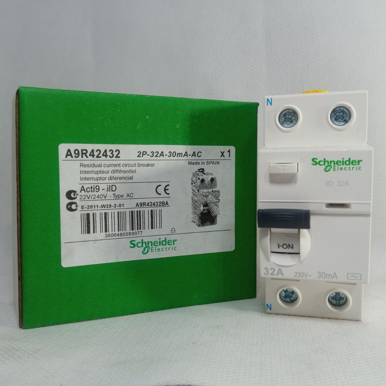 Schneider AC Circuit Breaker ELCB in Pakistan - industryparts.pk