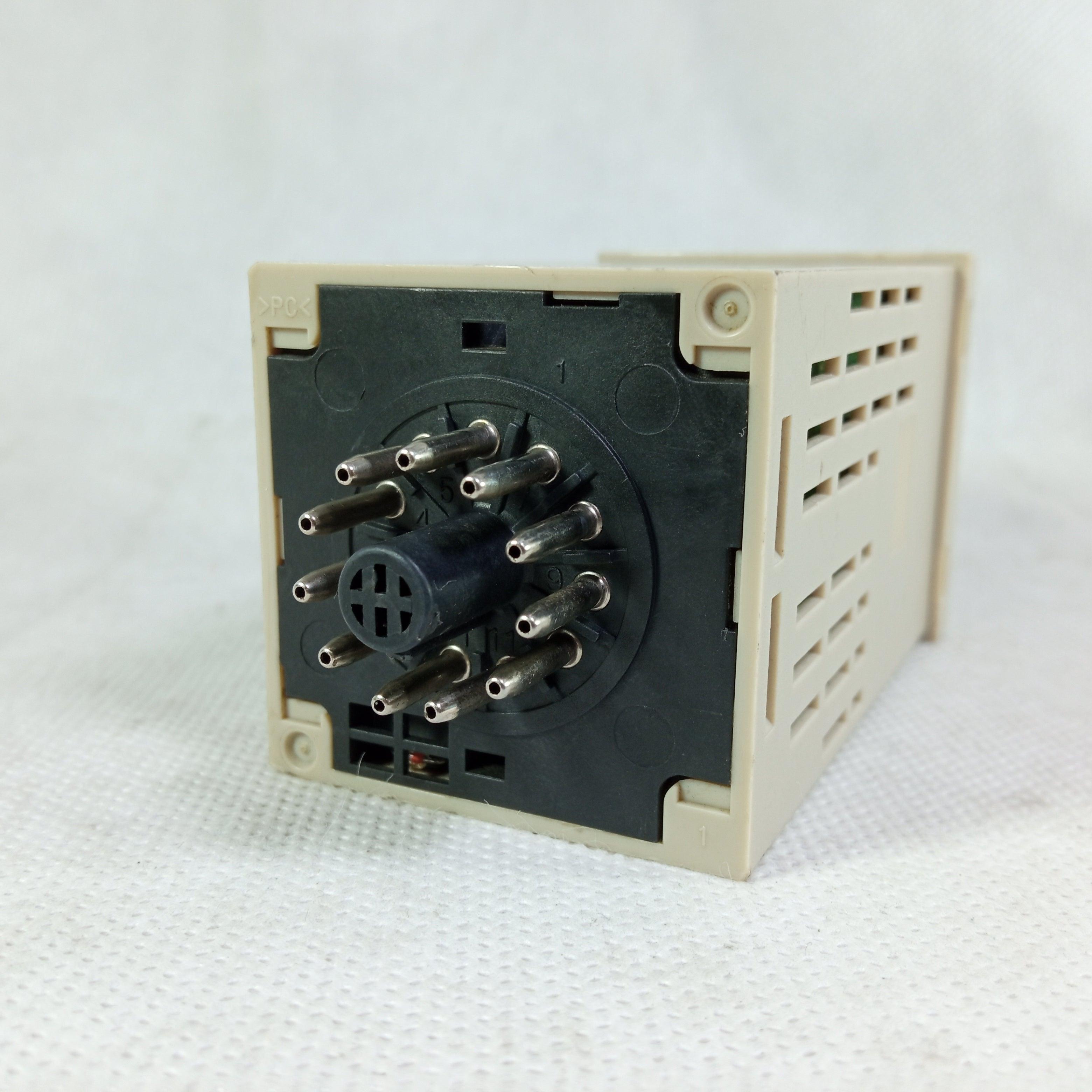 Omron E5CS Temperature Controller in Pakistan - industryparts.pk