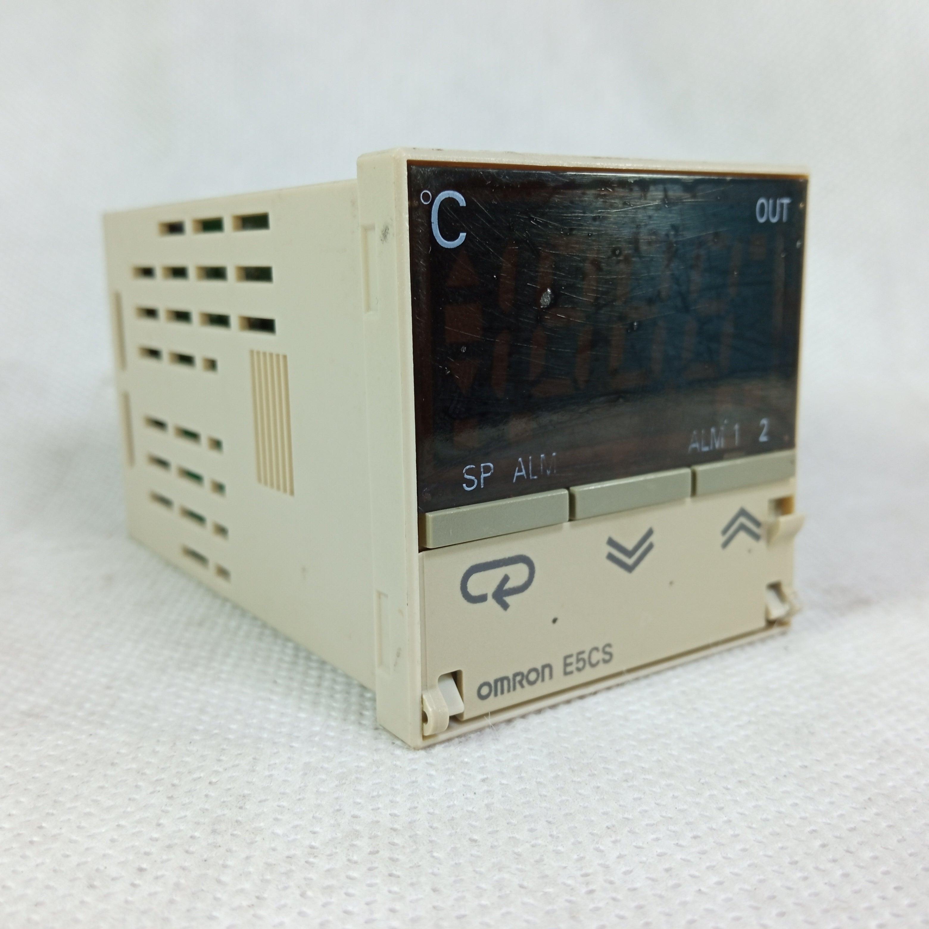 Omron E5CS Temperature Controller in Pakistan - industryparts.pk