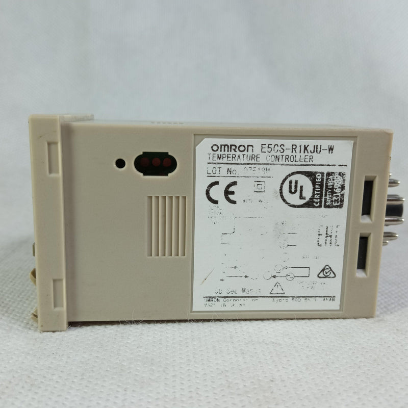 Omron E5CS Temperature Controller in Pakistan - industryparts.pk
