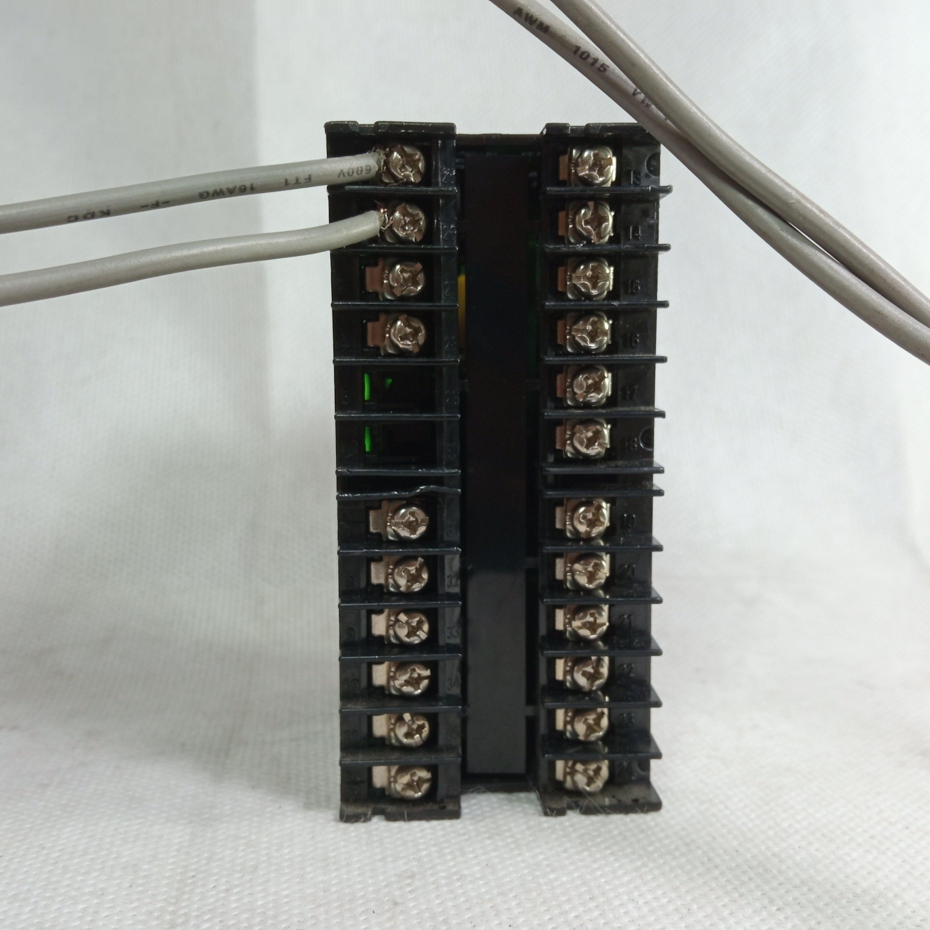 OMRON Digital Temperature Controller E5EC-QX2ASM-800 Lotted in Pakistan - industryparts.pk