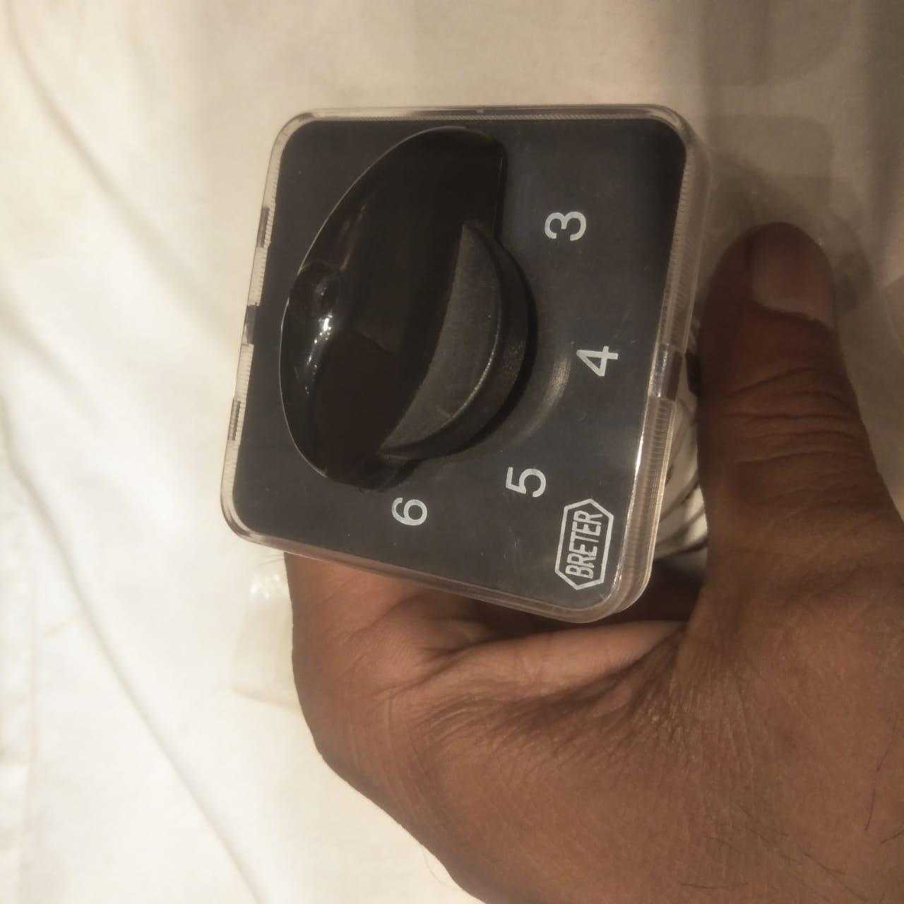 Breater Phase Selector Switches 8 Position 16 AMP In Pakistan - industryparts.pk