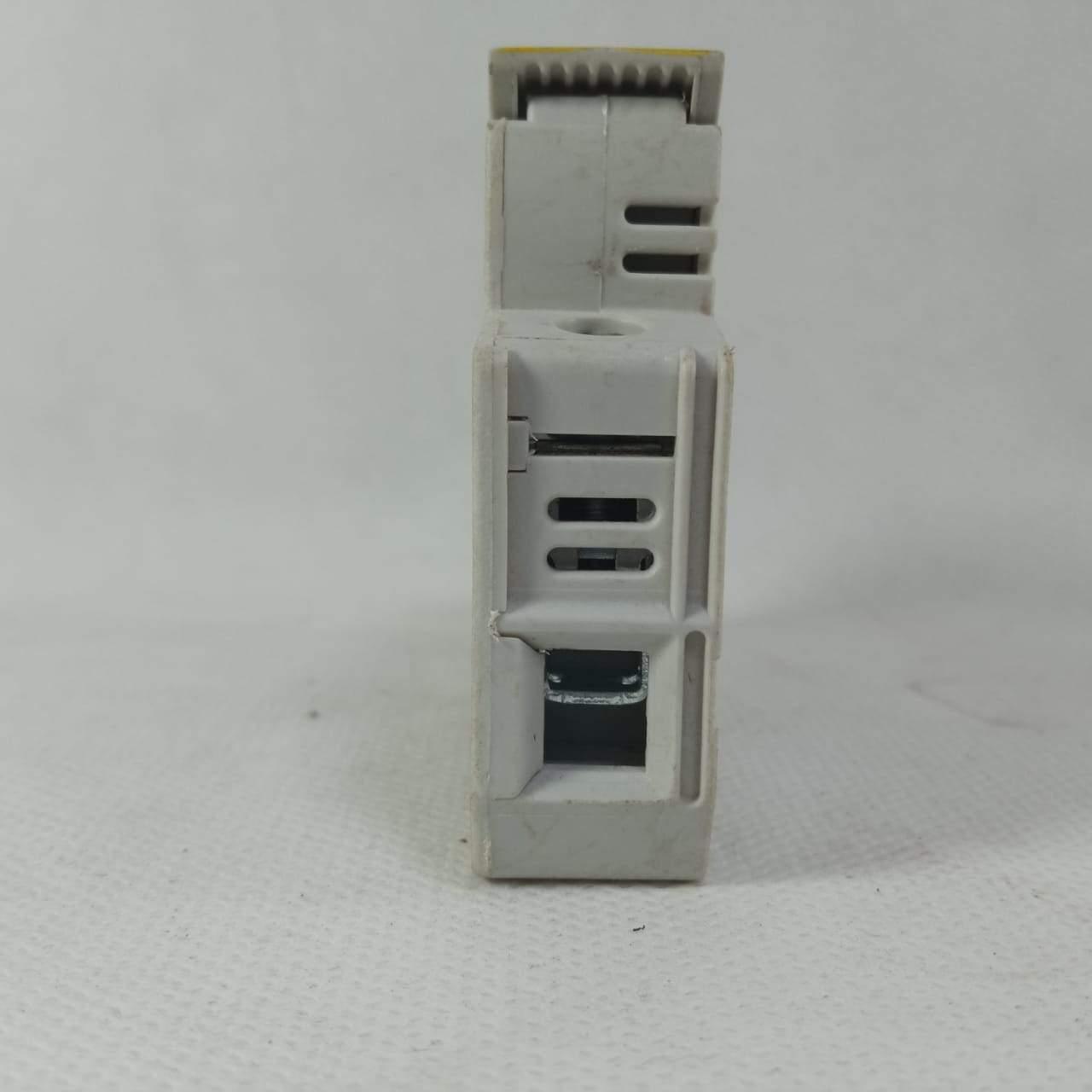Bussmann CHPV 30A Fuse Holder In Pakistan - industryparts.pk