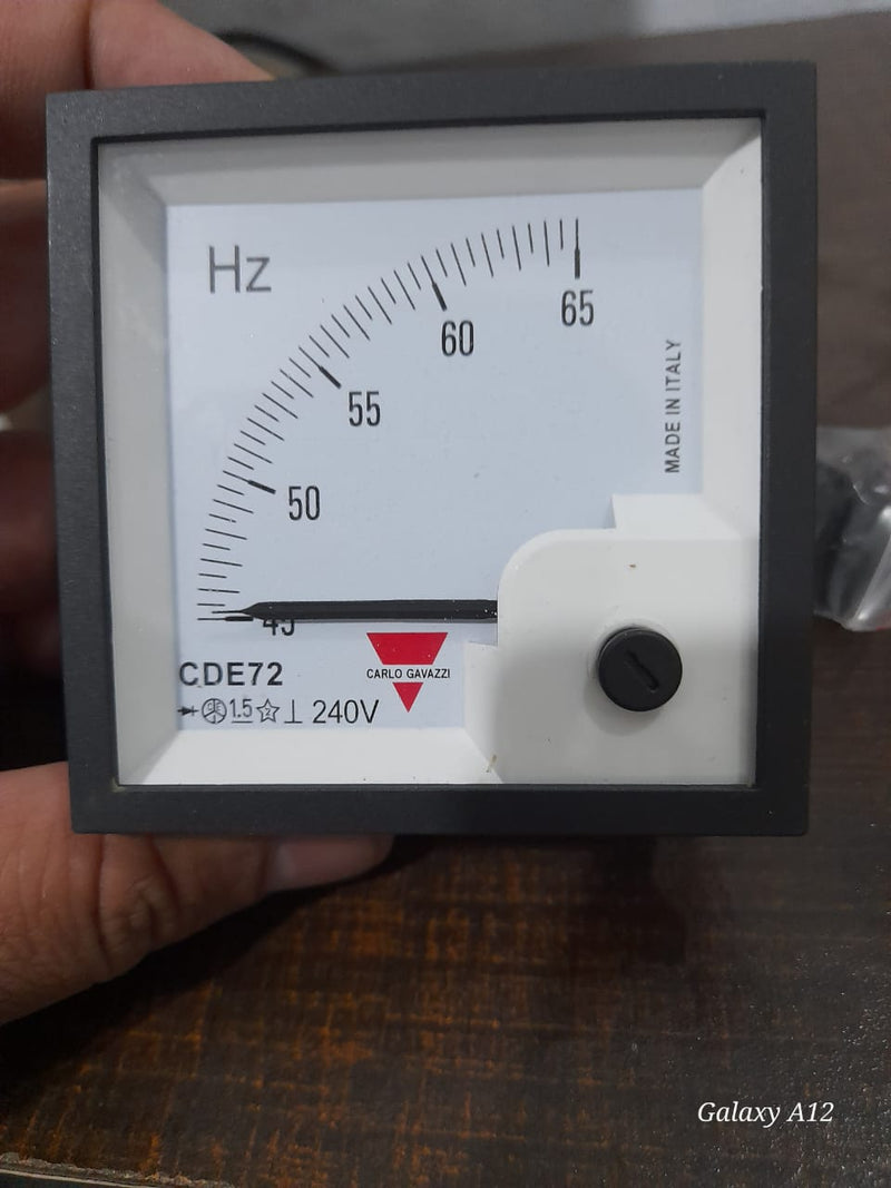 CARLO GAWAZZI CDE72 45-65Hz/240V Frequency Panel Meter