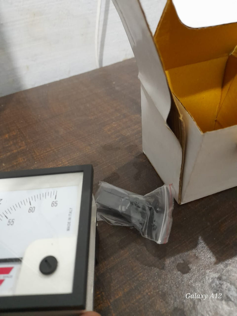 CARLO GAWAZZI CDE72 45-65Hz/240V Frequency Panel Meter