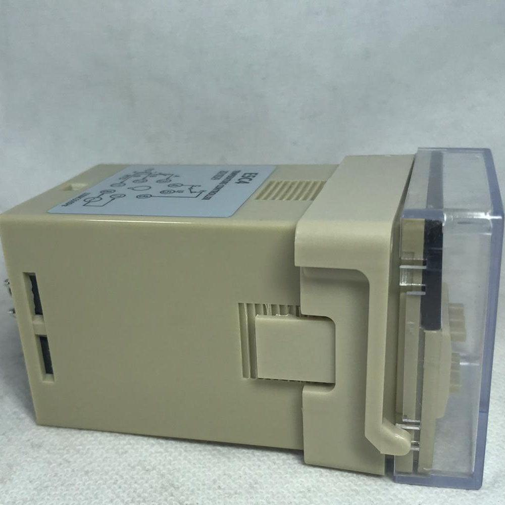 3-Digit LED Digital Temperature Controller E5C4 in Pakistan - industryparts.pk