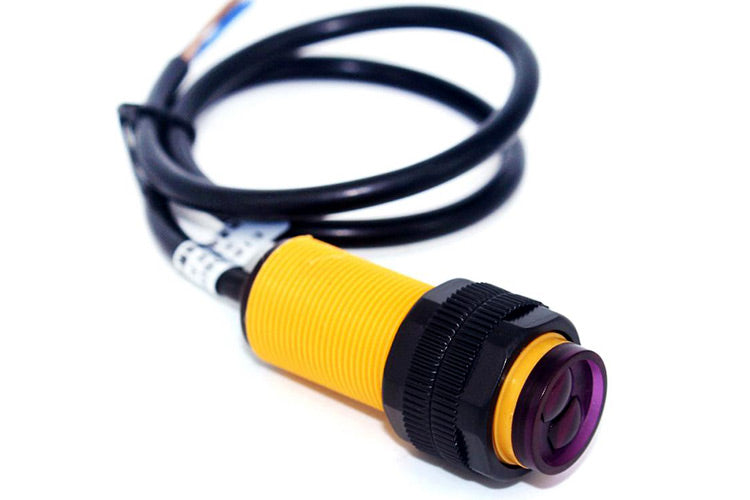E18-D80NK IR Obstacle Avoidance Proximity Sensor in Pakistan