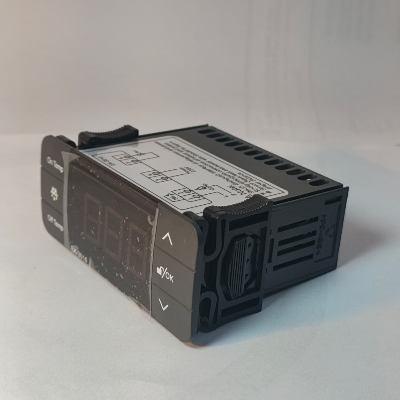 ELITECH EK-3010 Digital Temperature Controller in Pakistan