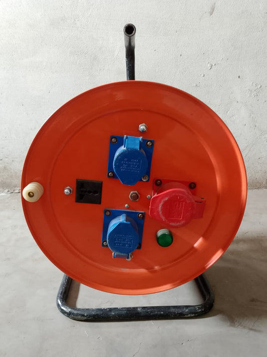 Extention Cable Reel with Circuit Breaker & Socket Outlet Switch