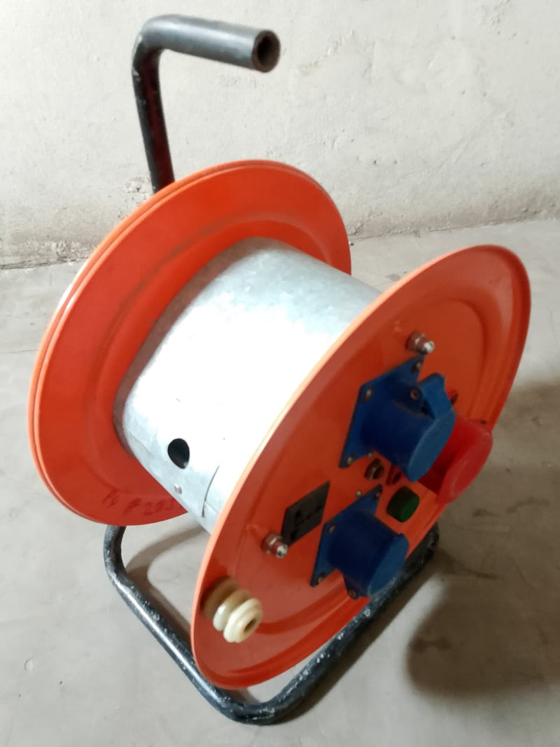 Extention Cable Reel with Circuit Breaker & Socket Outlet Switch