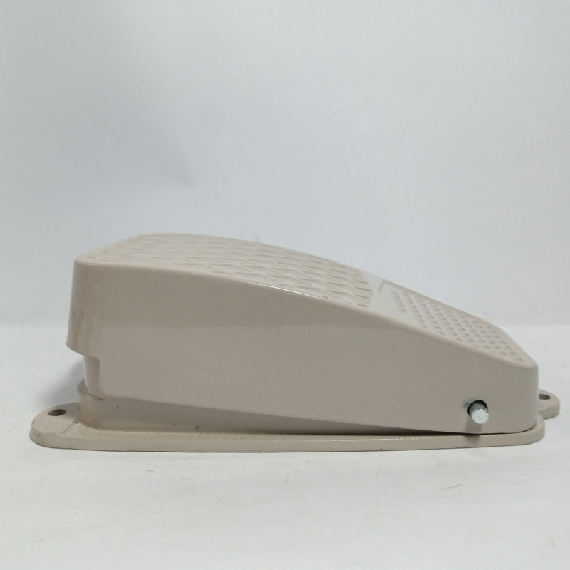 Foot Operated Treadle Foot Switch FS-3, 120 - 240V in Pakistan - industryparts.pk