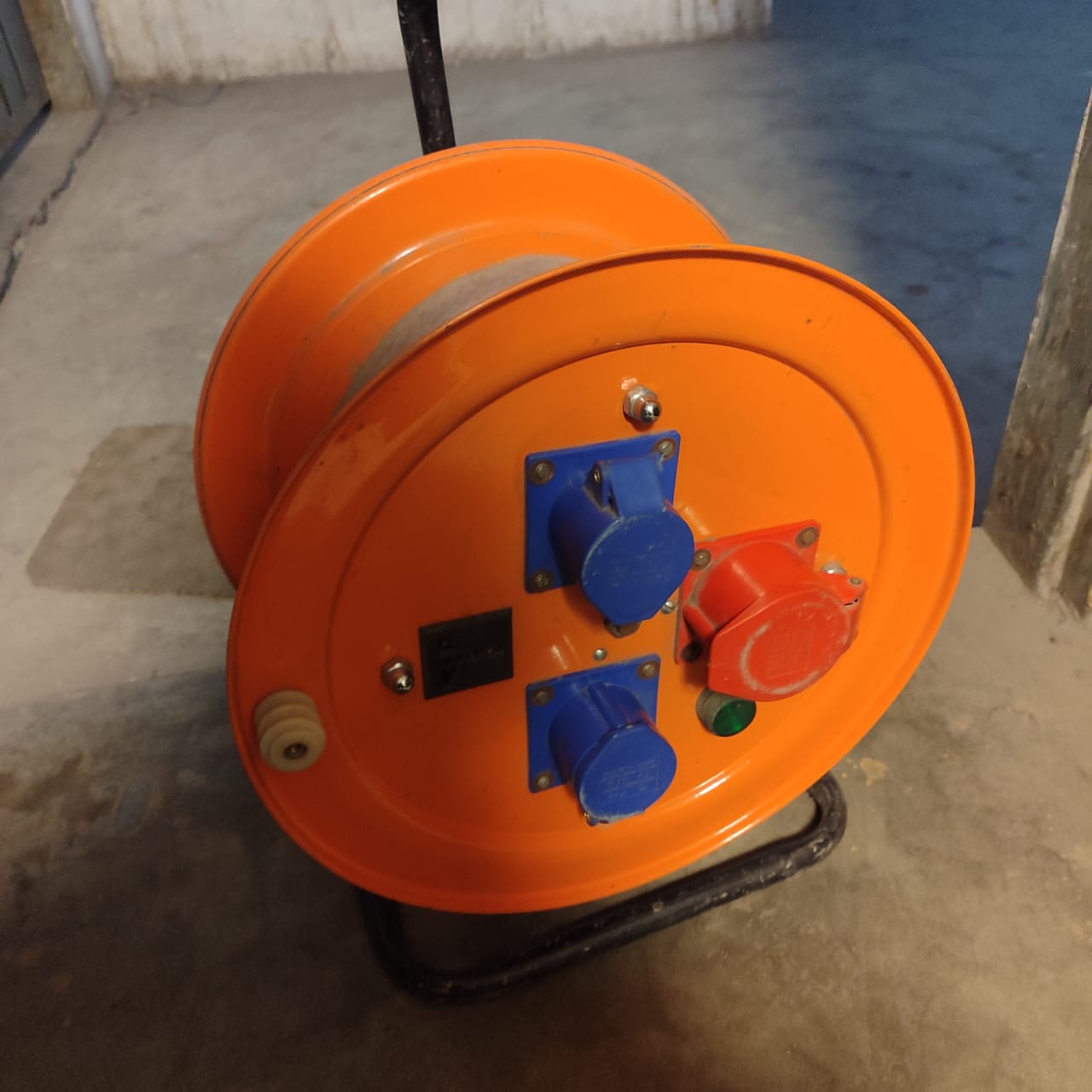 Heavy-Duty Portable Power CABLE DRUM REEL