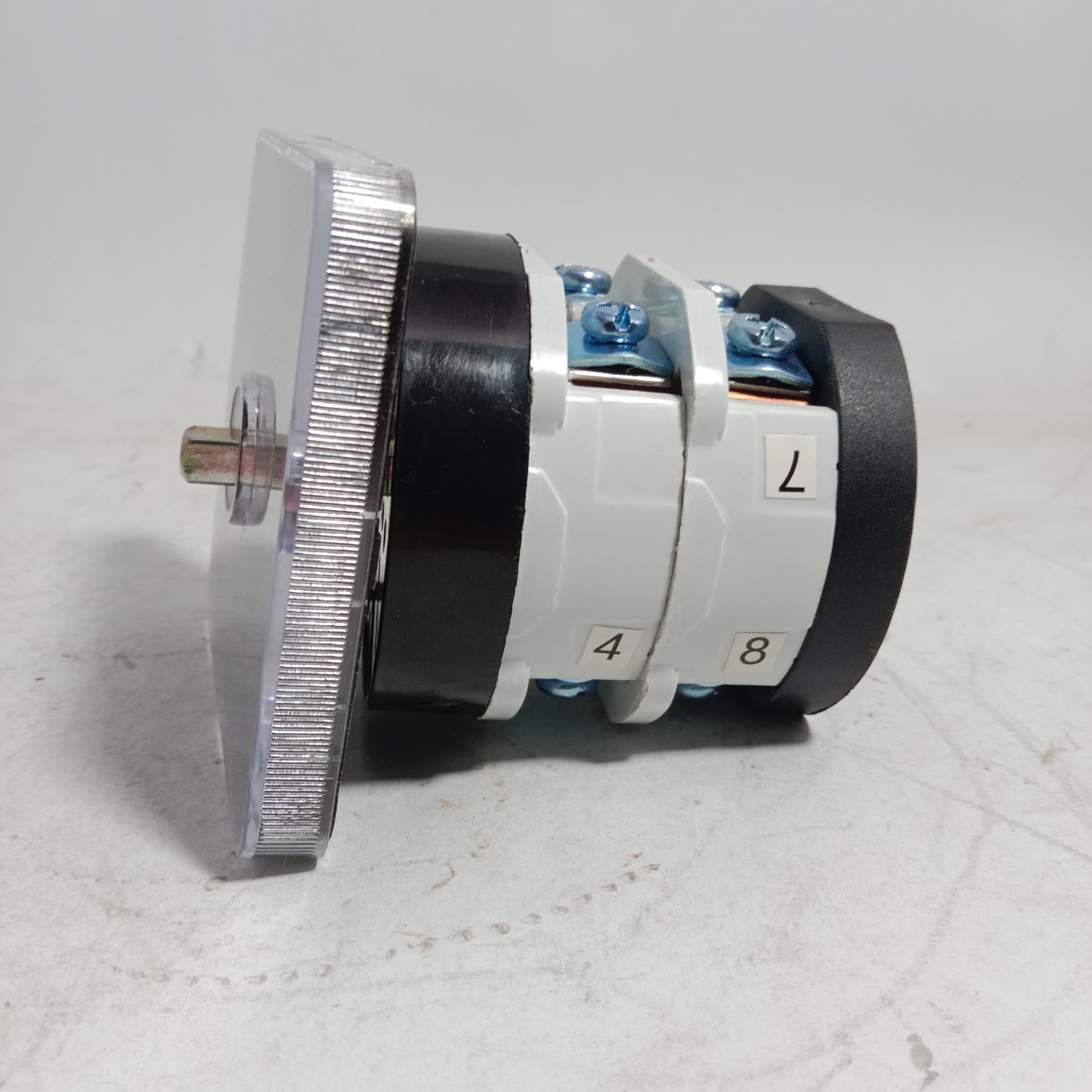 Breater 16 Amp Phase Selector Switches In Pakistan
