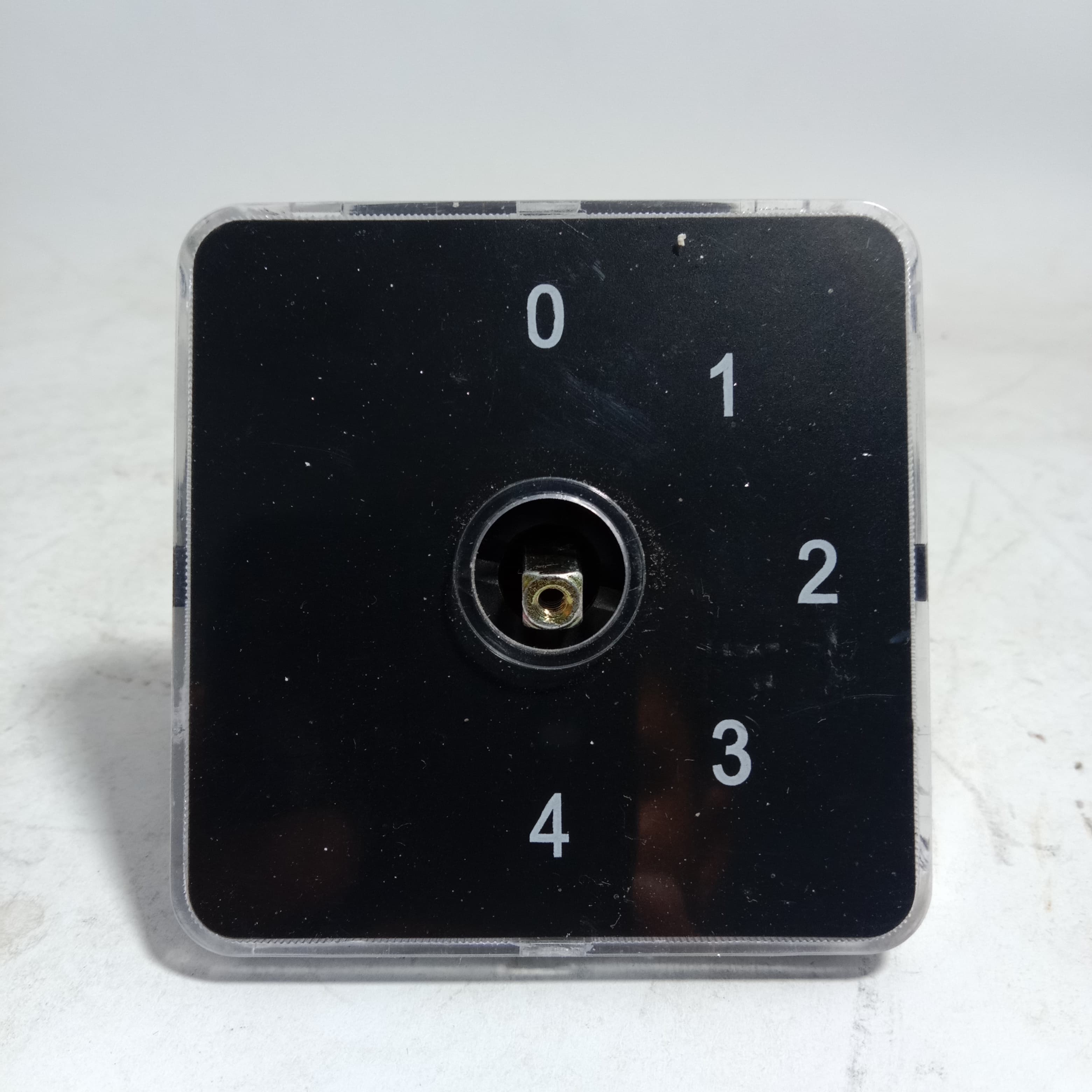 Breater 16 Amp Phase Selector Switches In Pakistan