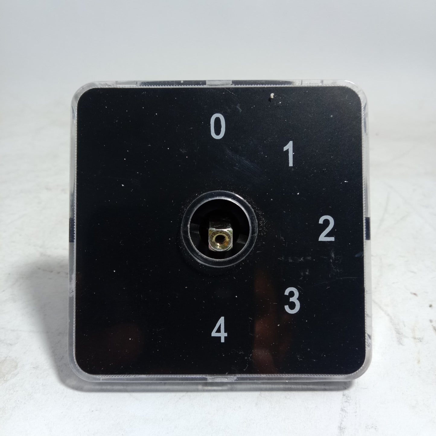 Breater 16 Amp Phase Selector Switches In Pakistan