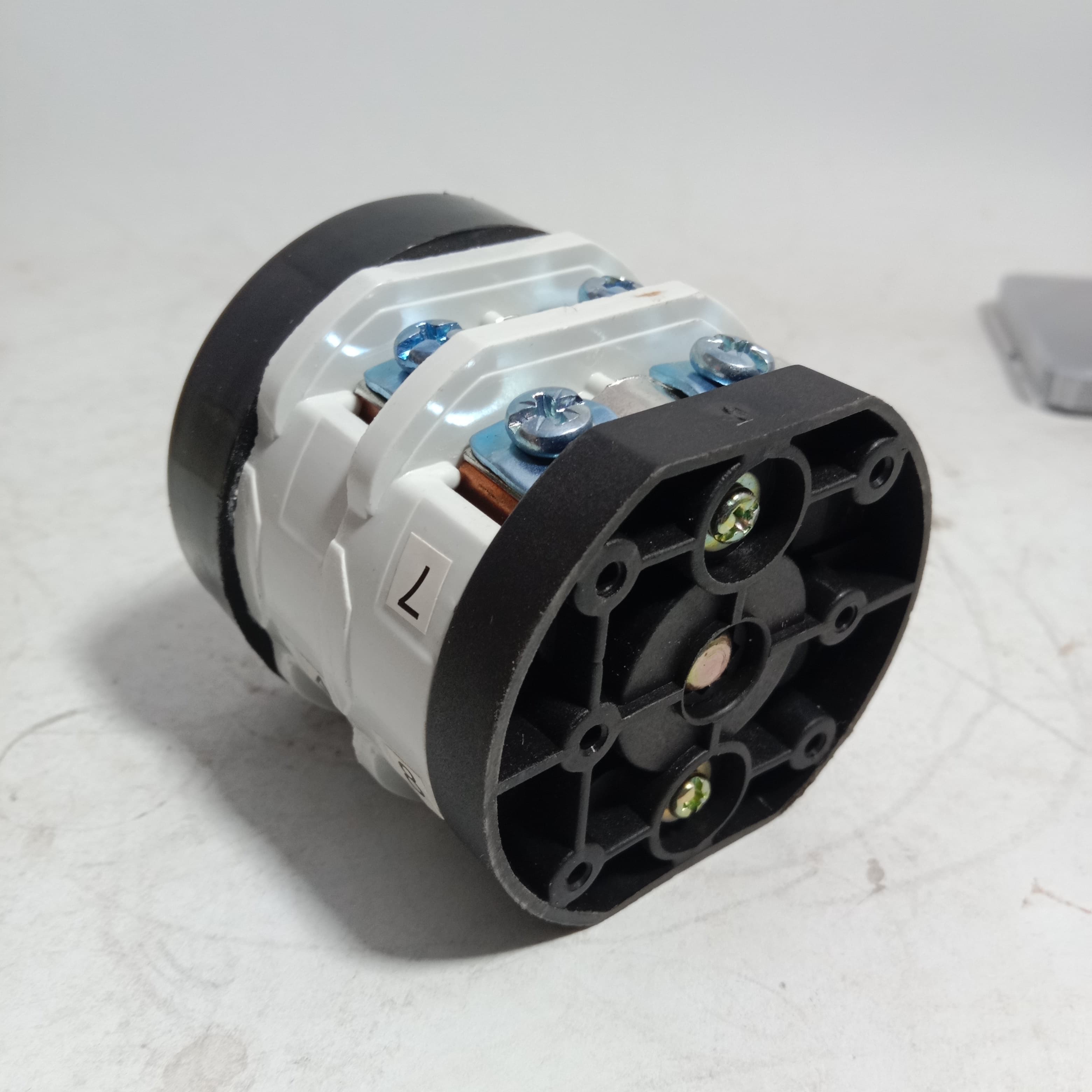 Breater 16 Amp Phase Selector Switches In Pakistan