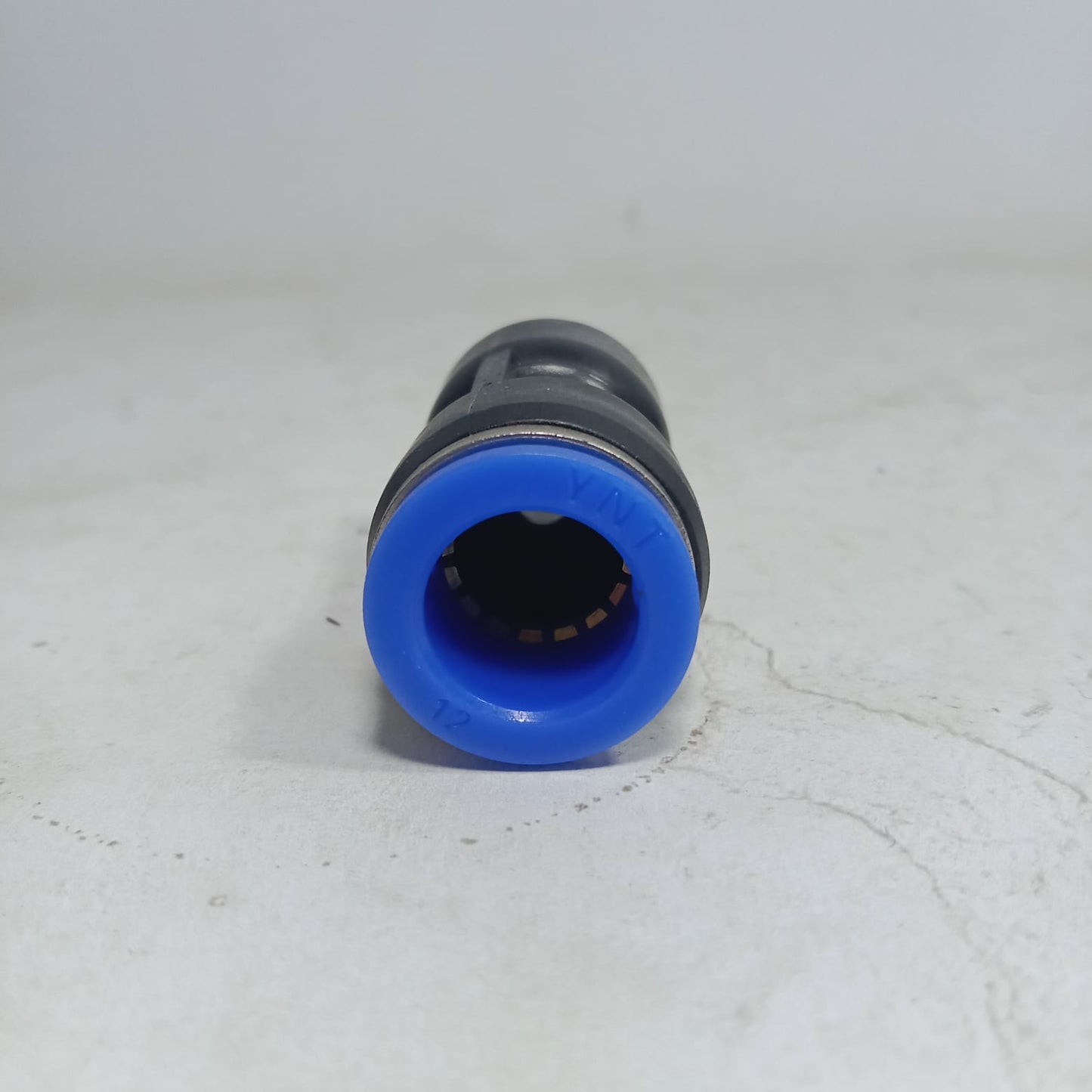 Pneumatic Reduced Union Connector 12×6 mm in Pakistan