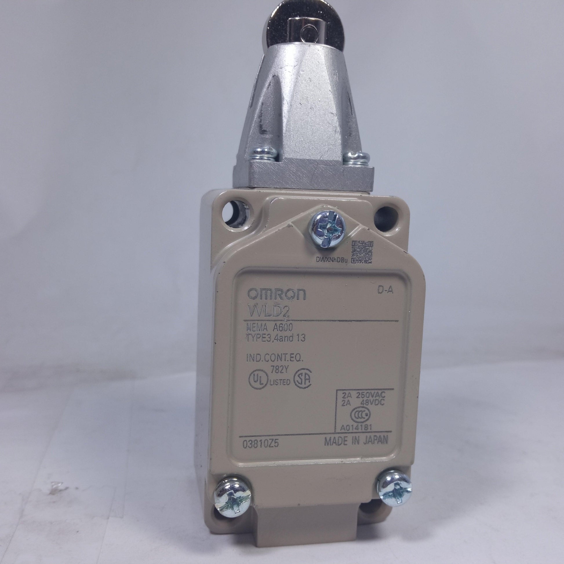 6amps WLD2 Omron Limit Switches in Pakistan - industryparts.pk