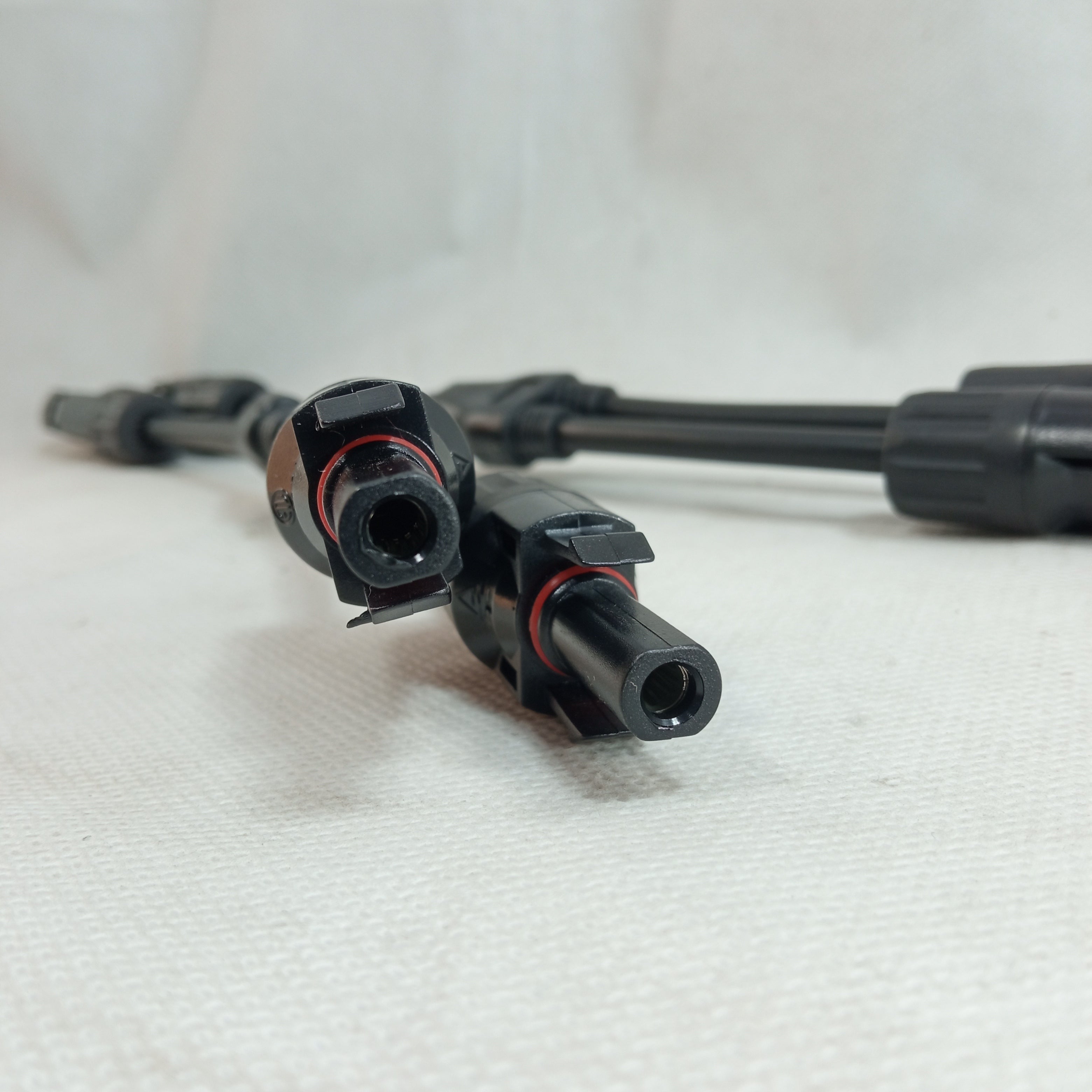 MC4 Y Connector Connecting Solar Panels in parallel in Pakistan