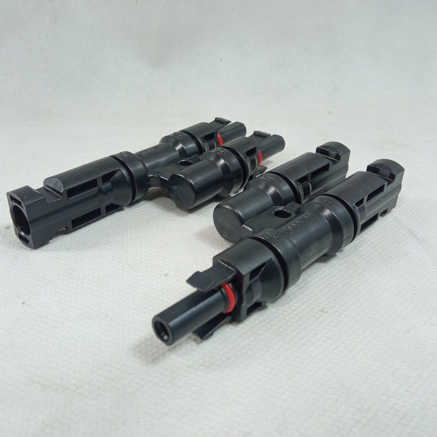 1500V DC 2 in 1 T Type MC4 branch connectors Leader Tech in