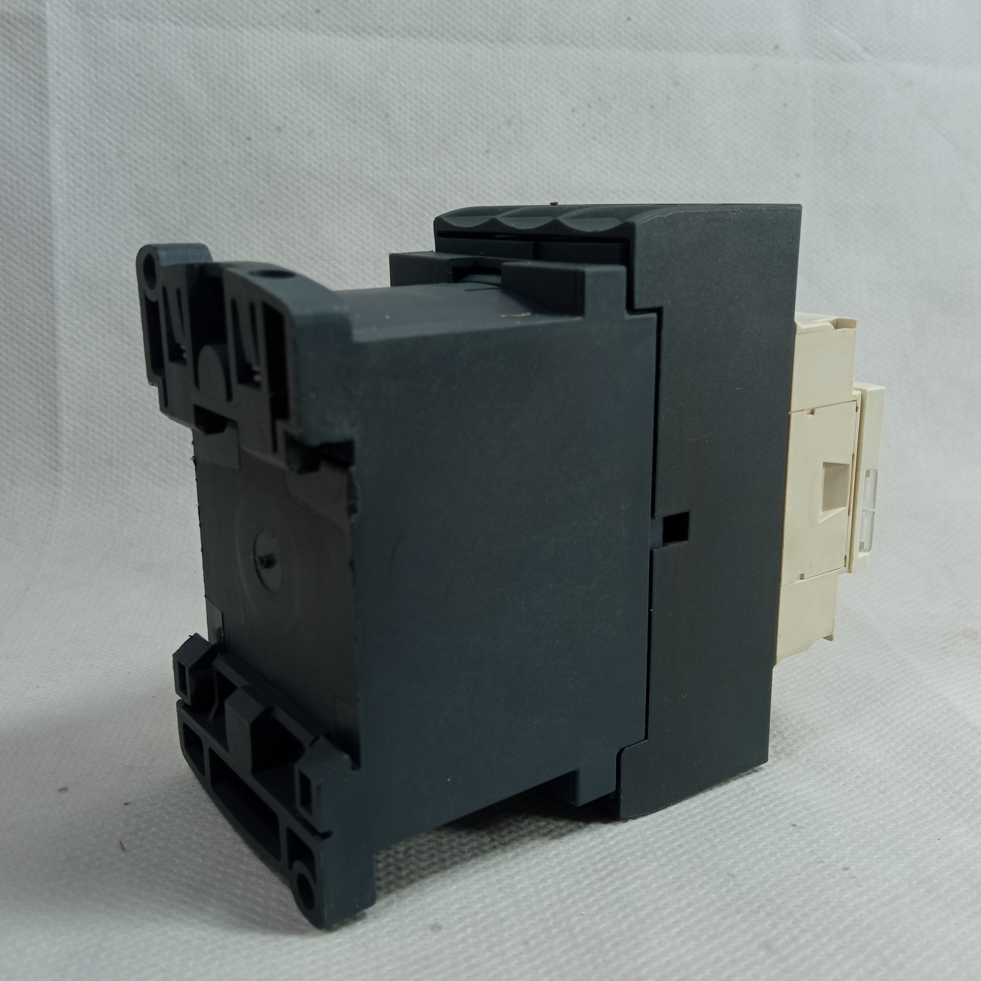 Schneider LC1D32 Power Contactor (Lot) in Pakistan