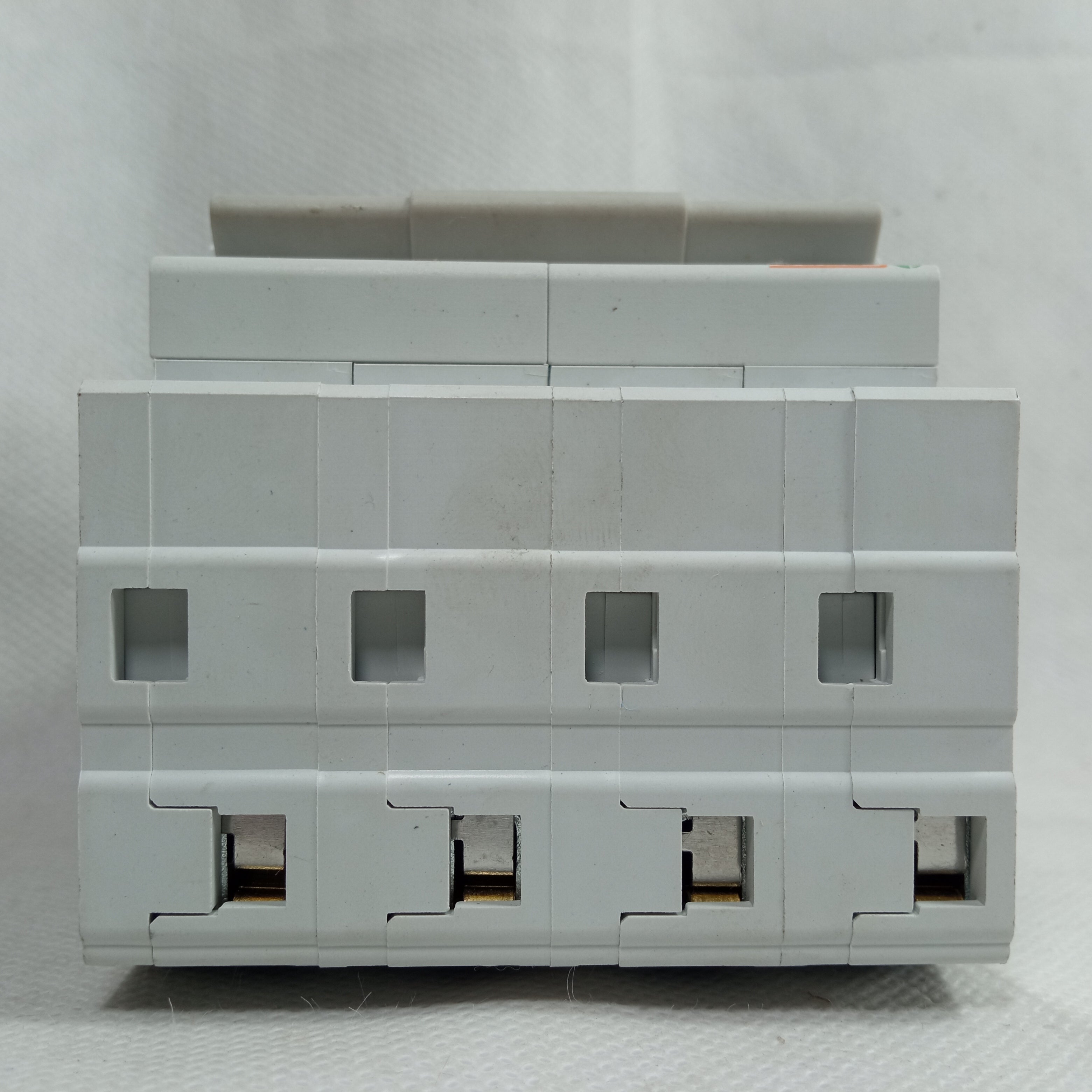 SETCO SF419G 63A Isolating Switch 4p Controlled Recloser Miniature Circuit Breaker in Pakistan