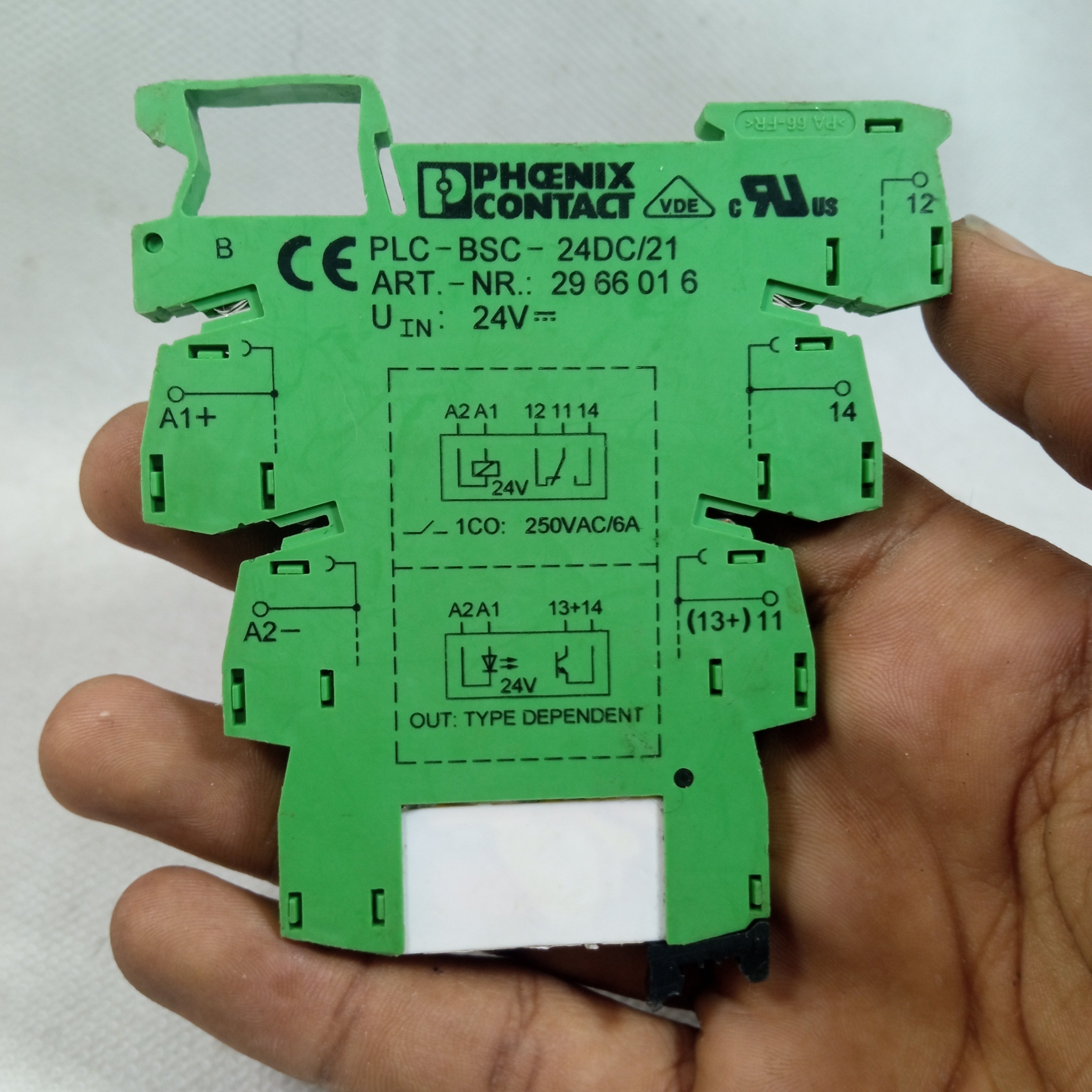 NEW PHOENIX CONTACT PLC-BSC-24DC/21 TERMINAL BLOCK  in Pakistan