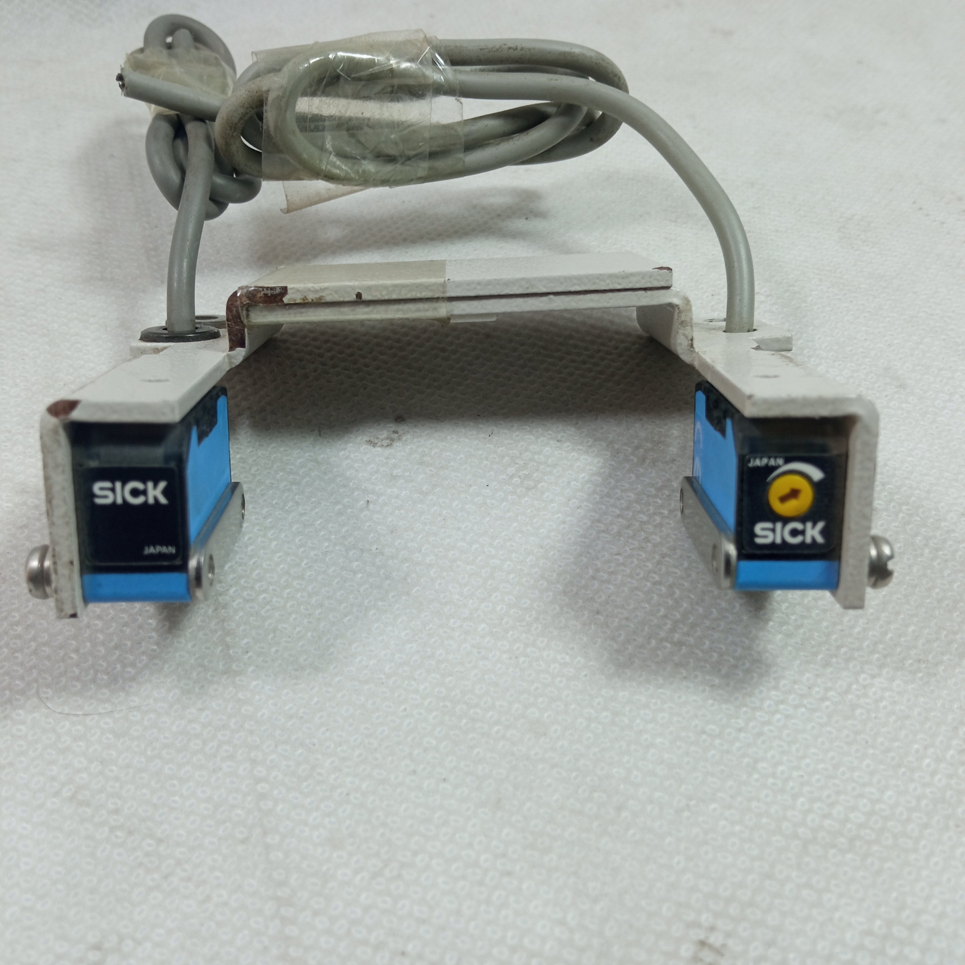 SICK WS 150-D132  WE 150-P132 THROUGH-BEAM PHOTOELECTRIC SENSOR in Pakistan