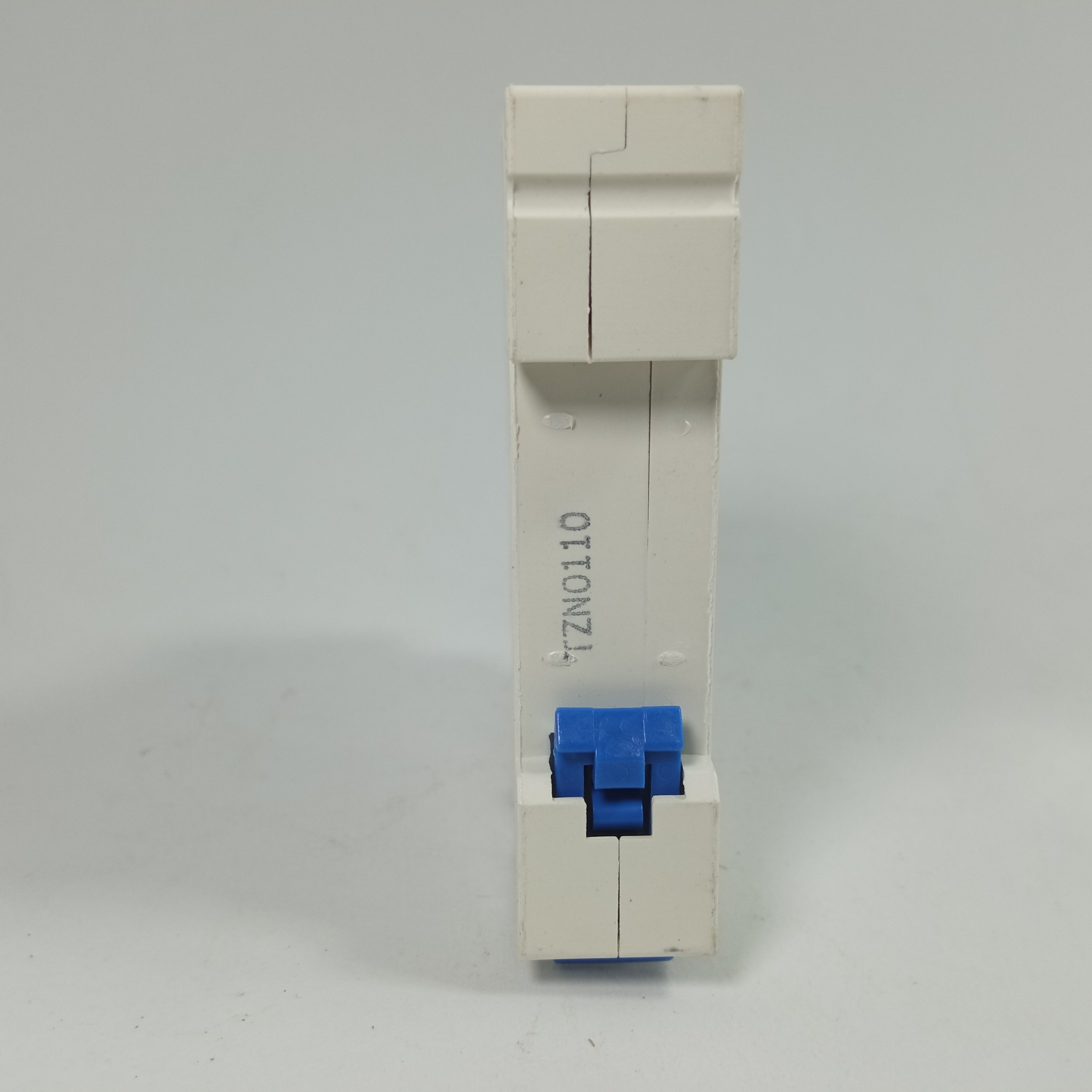 TOMZN DZ47‑63 C10, Miniature Circuit Breaker 1P 10A DIN Rail Mount 230V 400V in Pakistan