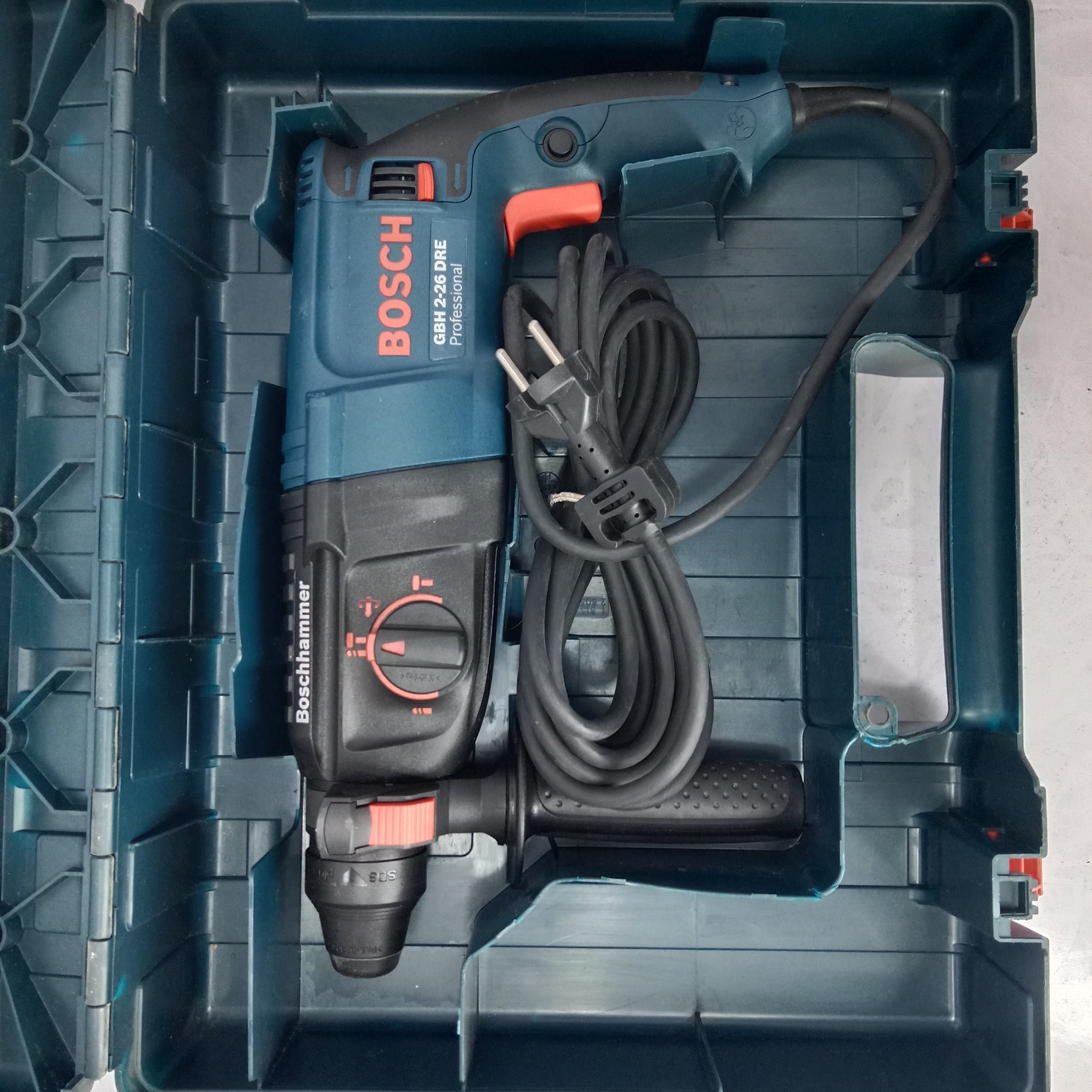 BOSCH GBH 2-26 DRE Professional Drill Hammer Machine in Pakistan
