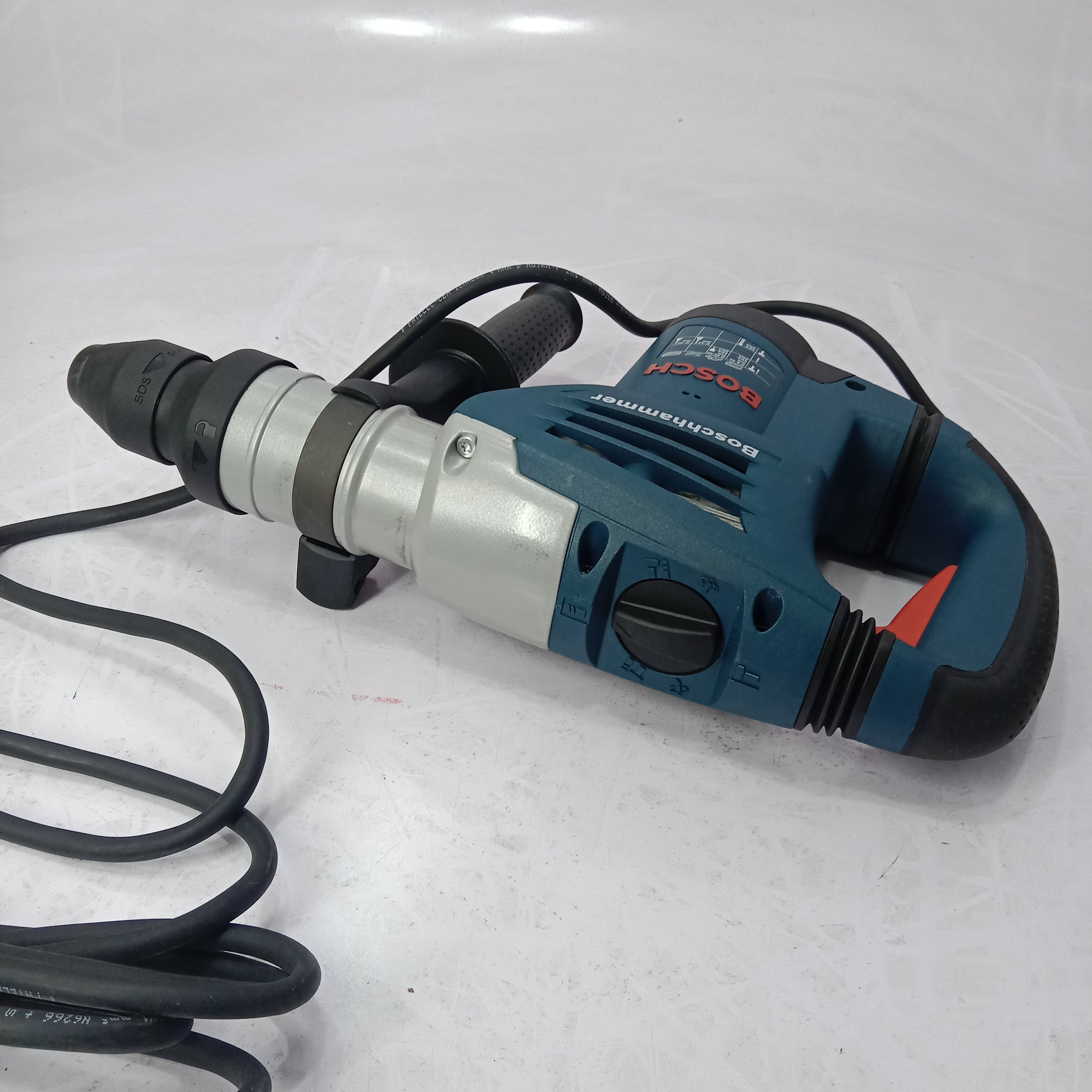 BOSCH GBH 4-32 DFR Professional Drill Hammer Machine in Pakistan