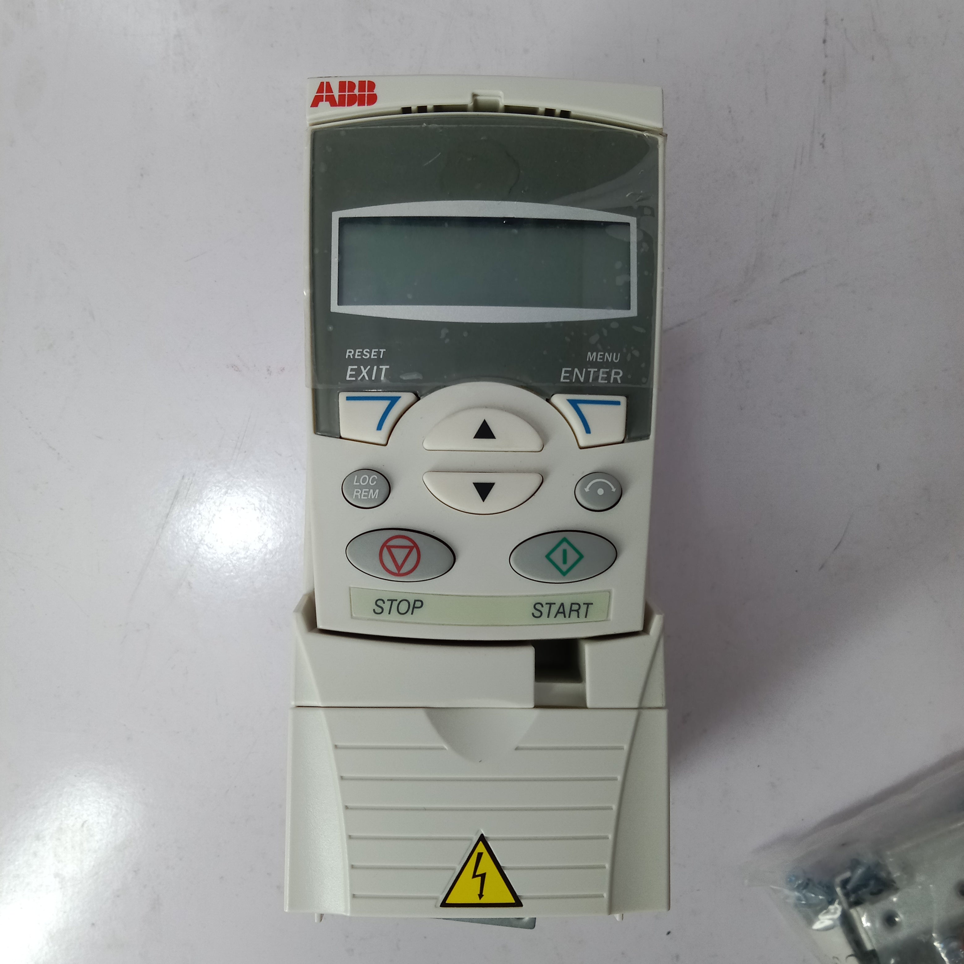 ABB ACS355-03E-04A1-4 1.5KW DRIVE in Pakistan