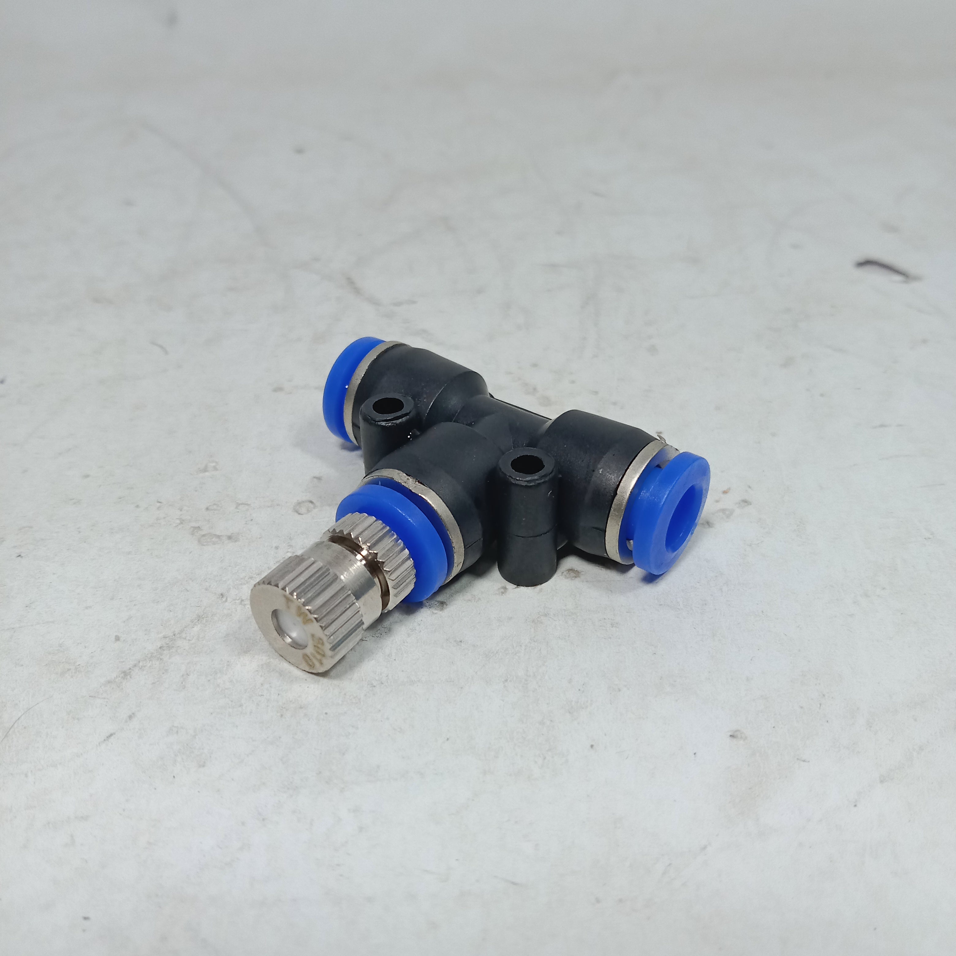 Pneumatic T Connector + Misting Nozzle 6 mm in Pakistan