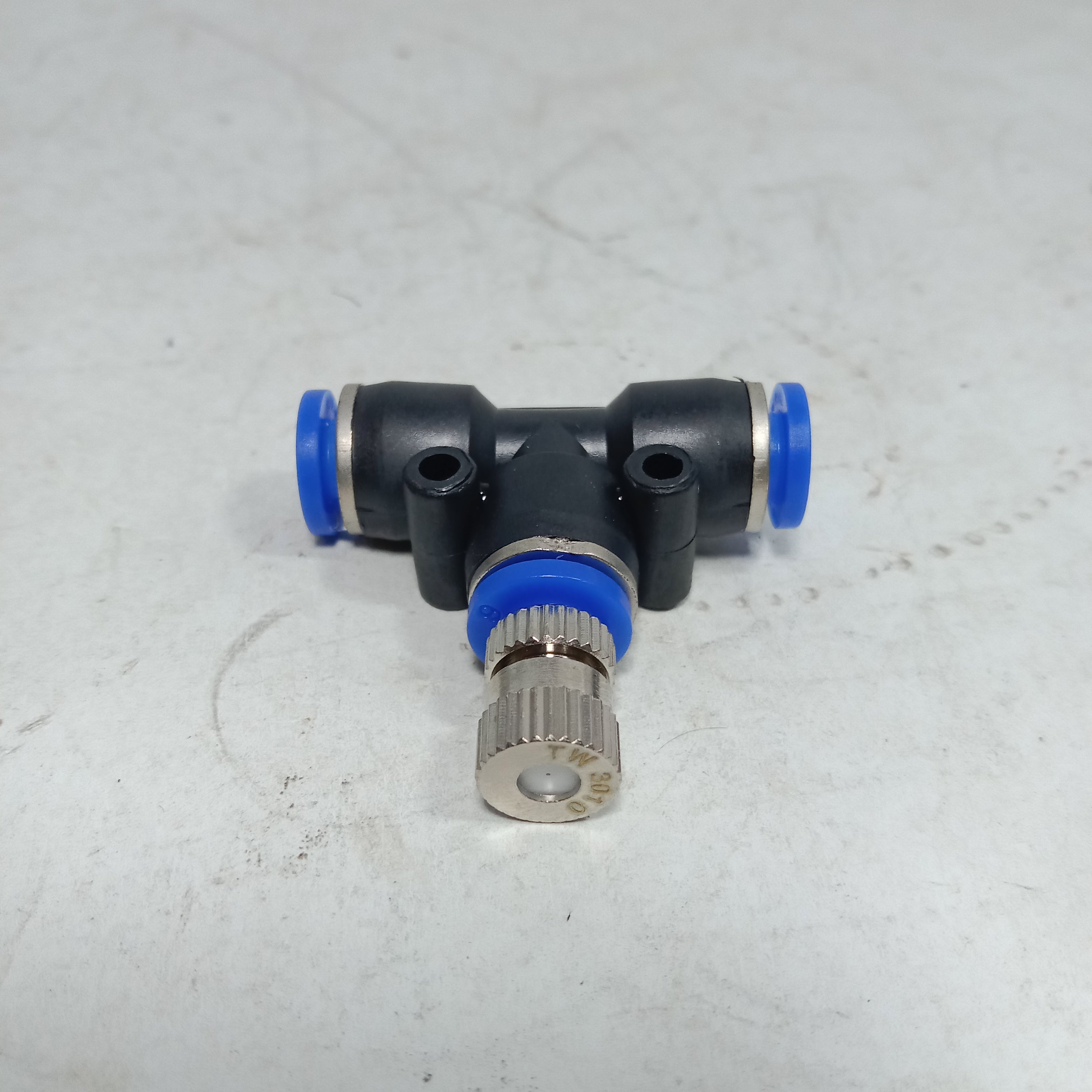 Pneumatic T Connector + Misting Nozzle 6 mm in Pakistan