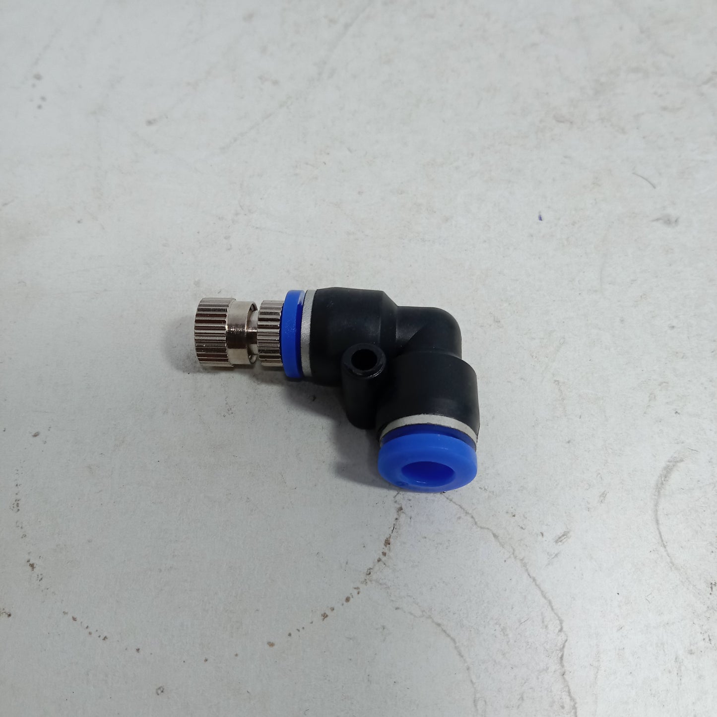 Pneumatic  Elbow + Misting Nozzle 6 mm in Pakistan
