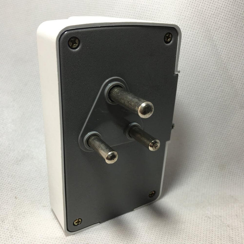 KH Power Plug With Circuit Breaker For Air Conditioner in Pakistan - industryparts.pk