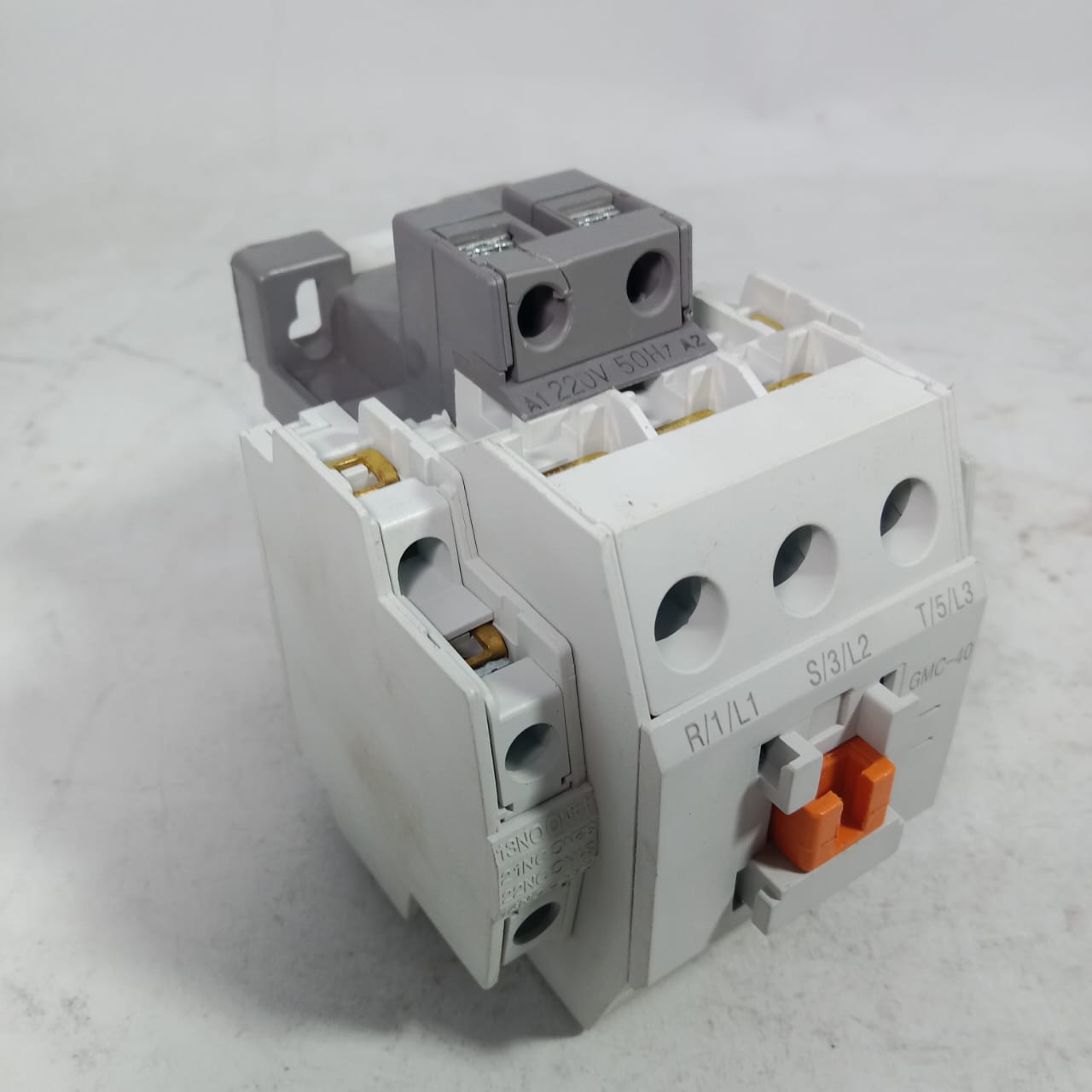 LS GMC-40 3-Pole MAGNETIC CONTACTOR in Pakistan
